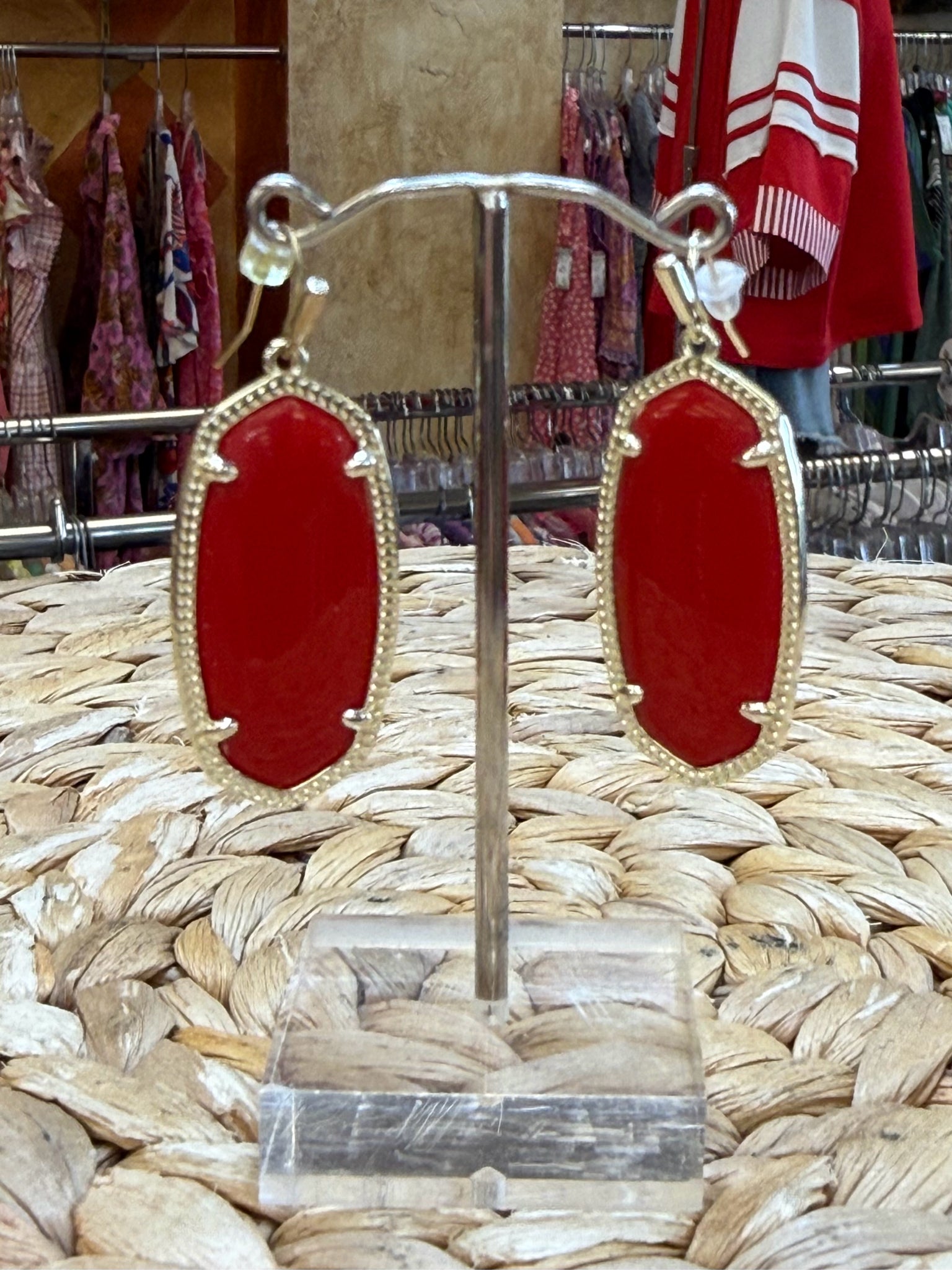 Pre-owned KENDRA SCOTT Red Gold Trim Designer Earring