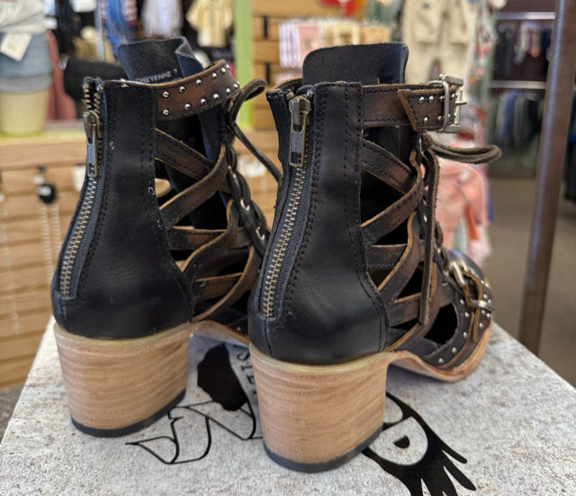 Pre-owned FREEBIRD Black Size 7 Designer Boot