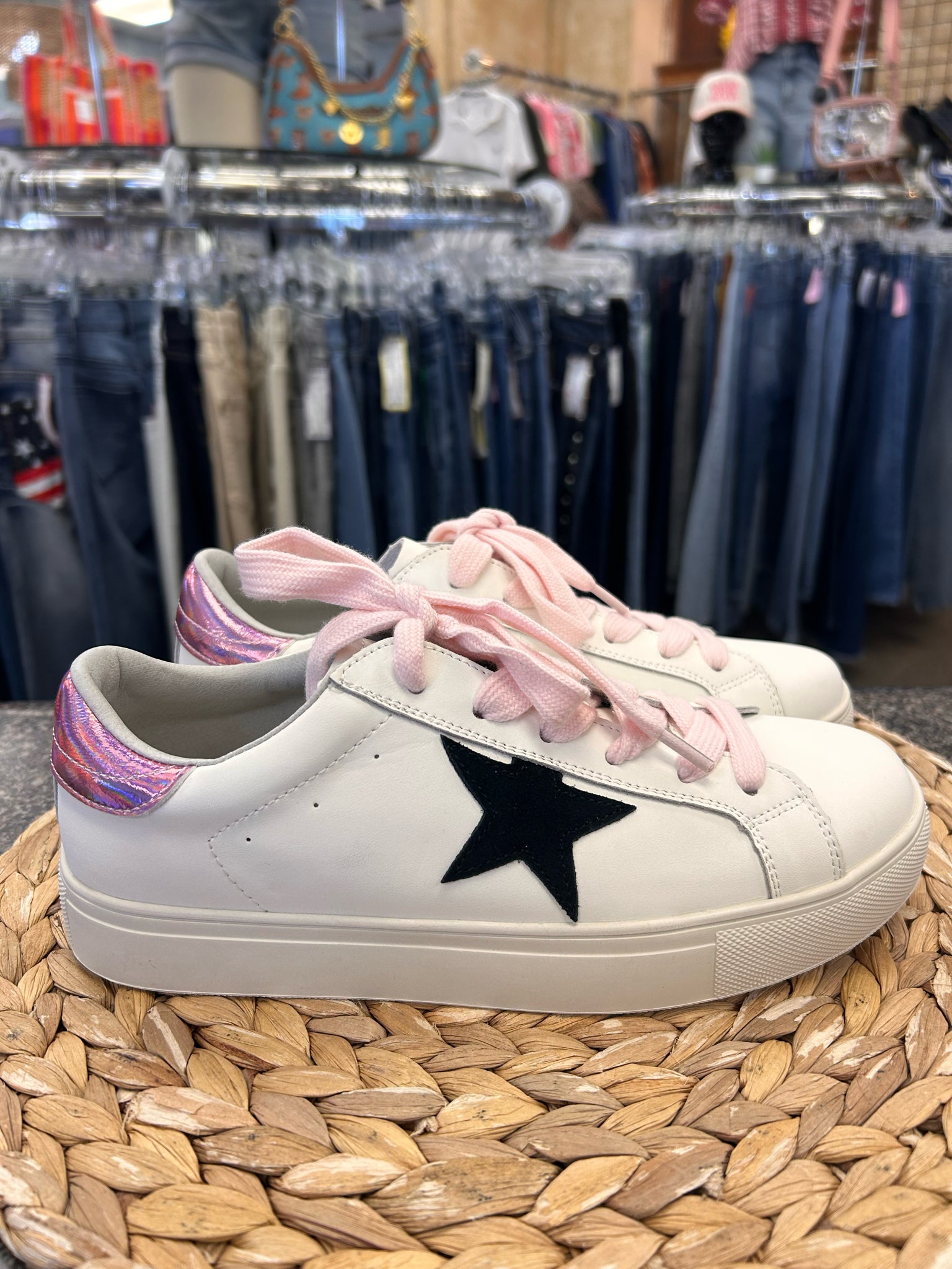 New  Without Tag CCDB White Black Trim Size 8 Sneaker