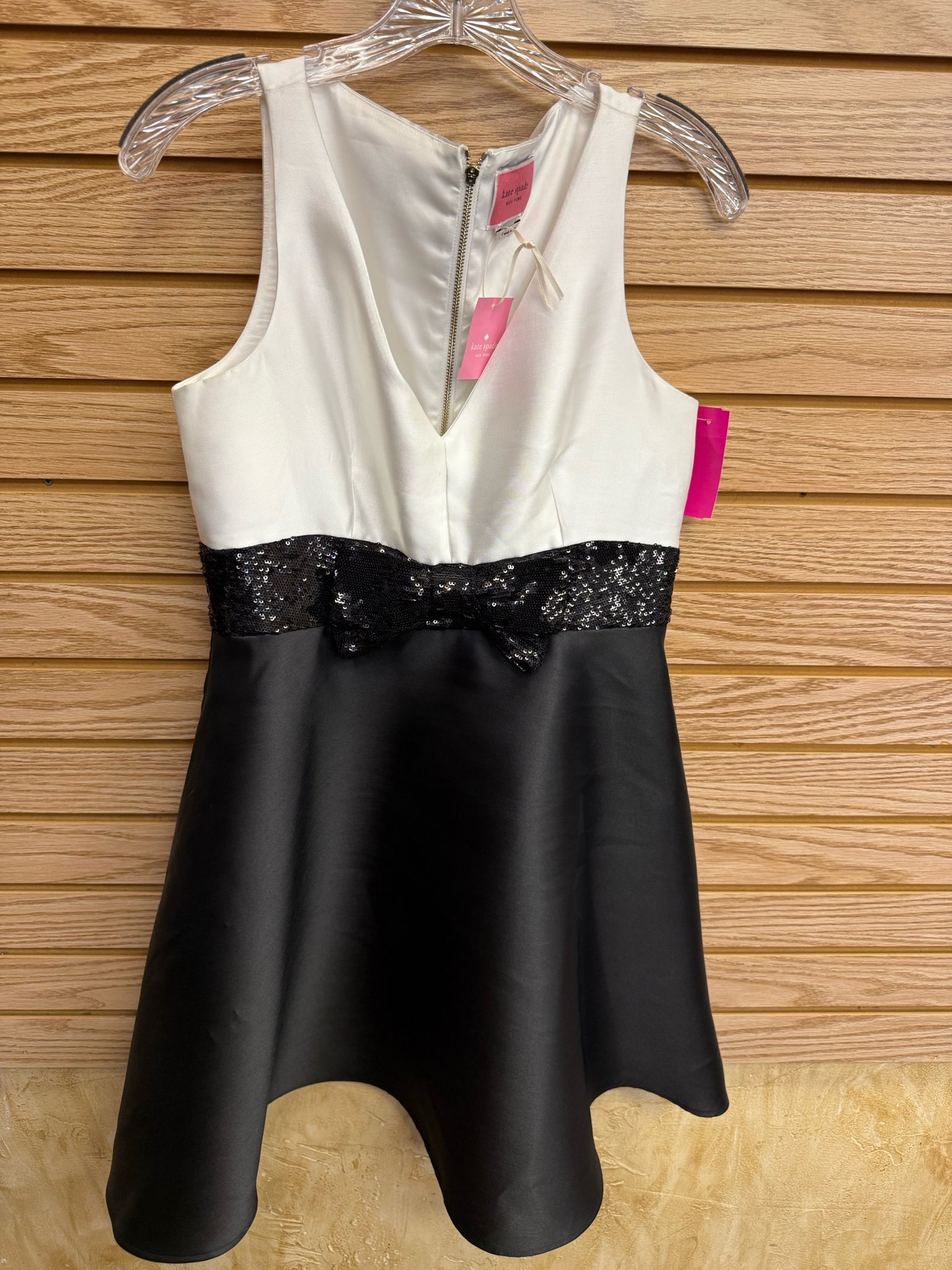 New with Tag KATE SPADE White Black Size 4 Sleeveless Dress