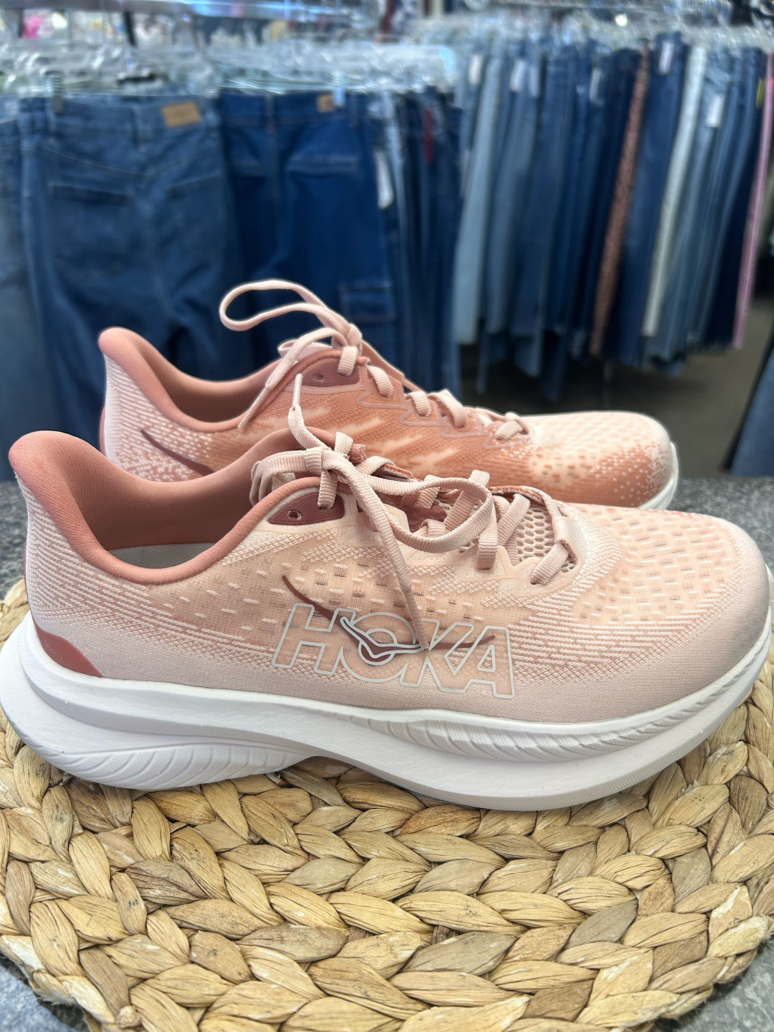 Pre-owned HOKA Pink Size 9 Designer Sneaker