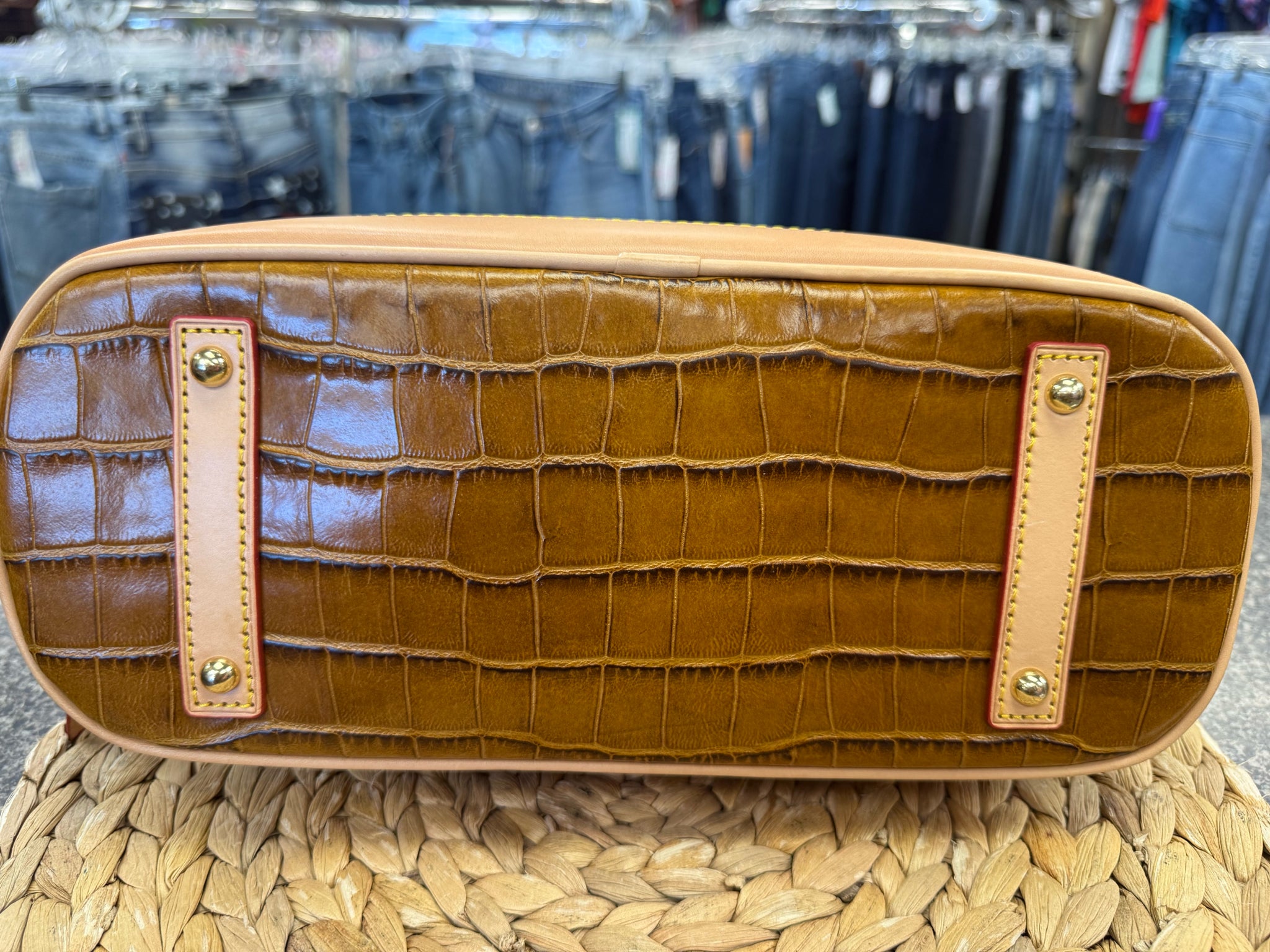 Pre-owned DOONEY&BOURKE DARK TAN Light Trim Shoulder Designer Purse