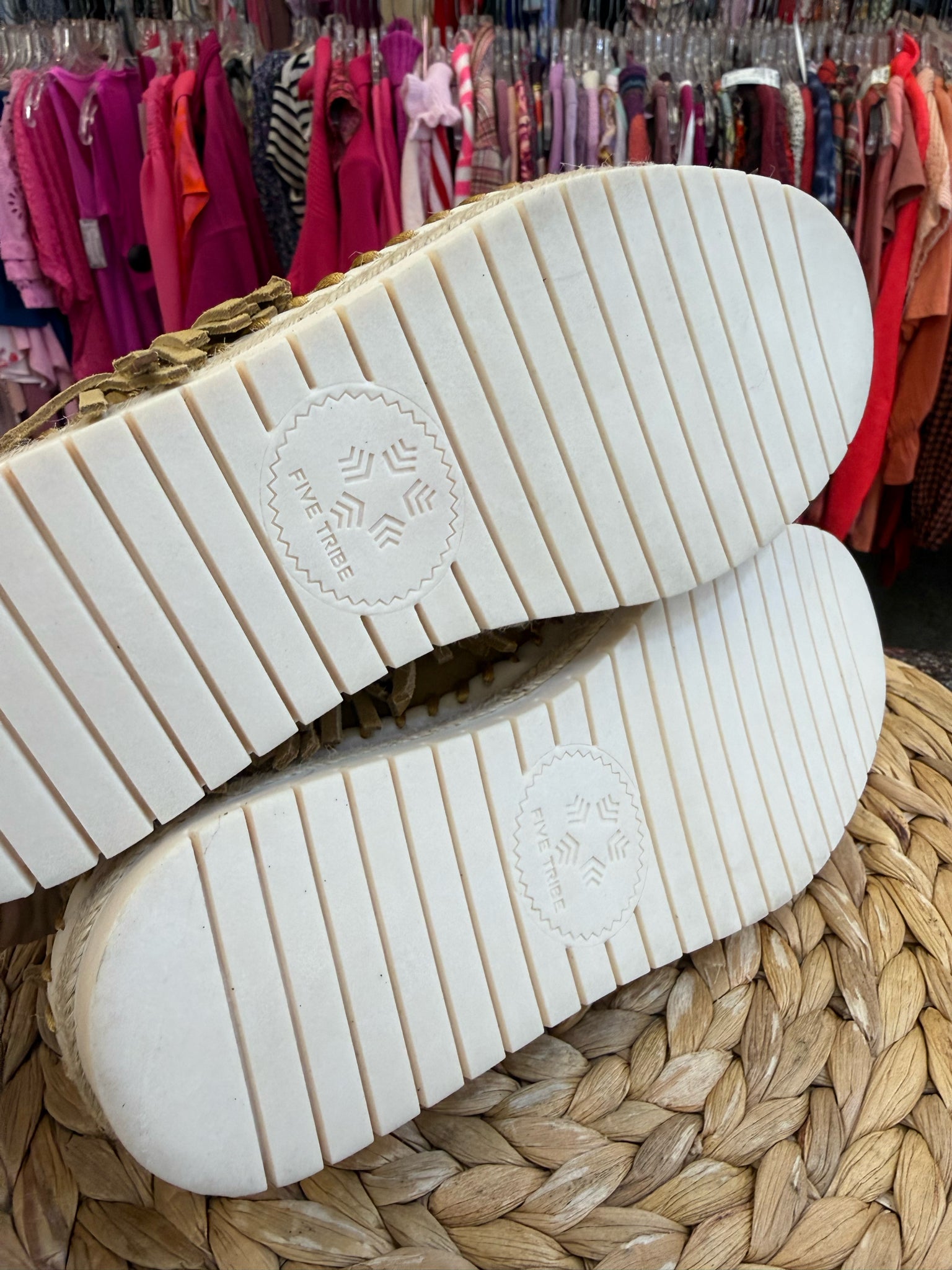 New with Tag FIVE TRIBE Tan Size 7 Sandal