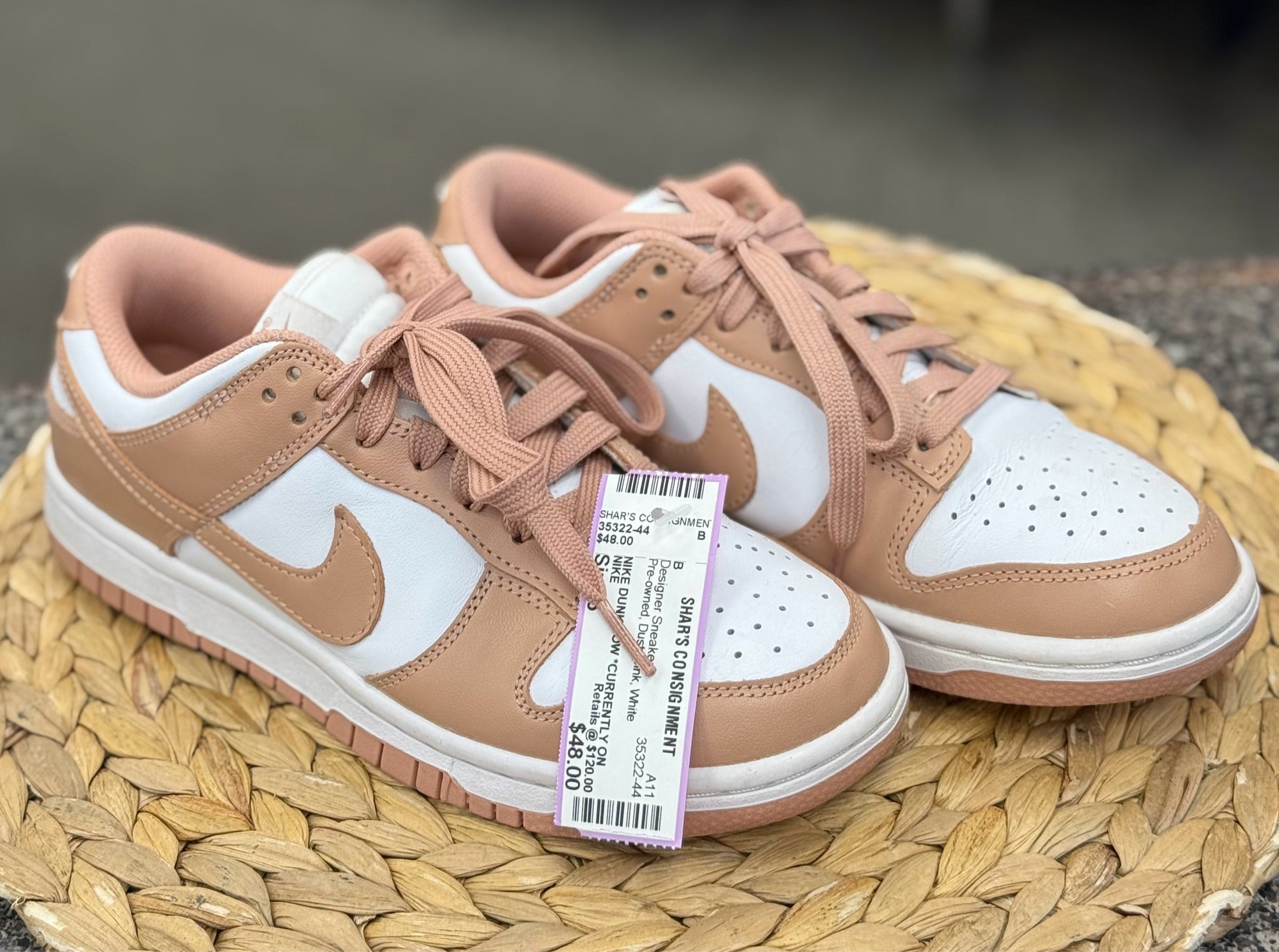 Pre-owned NIKE Dusty pink White Size 6 Designer Sneaker