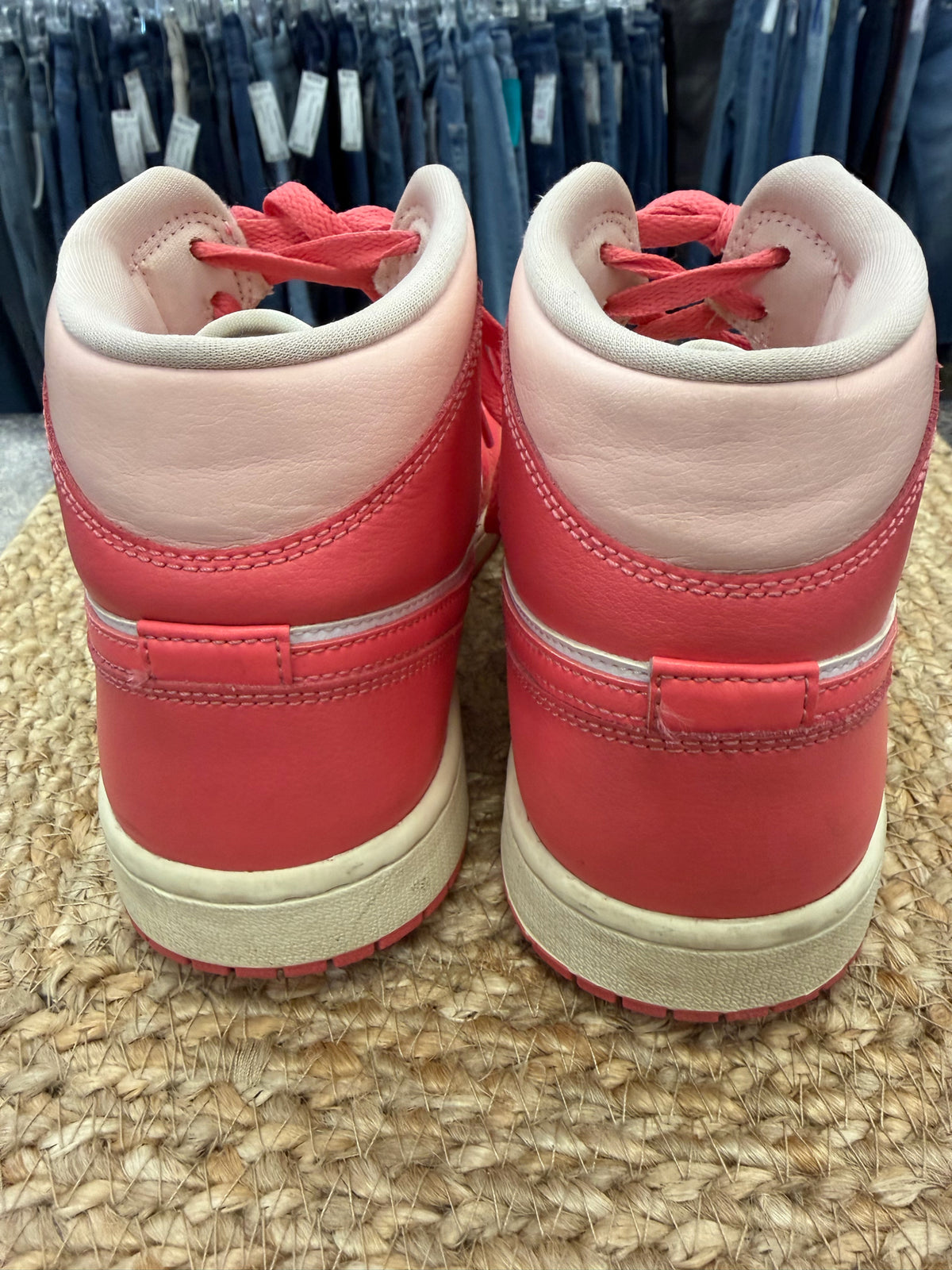 Pre-owned NIKE Pink White Trim Size 9.5 Sneaker