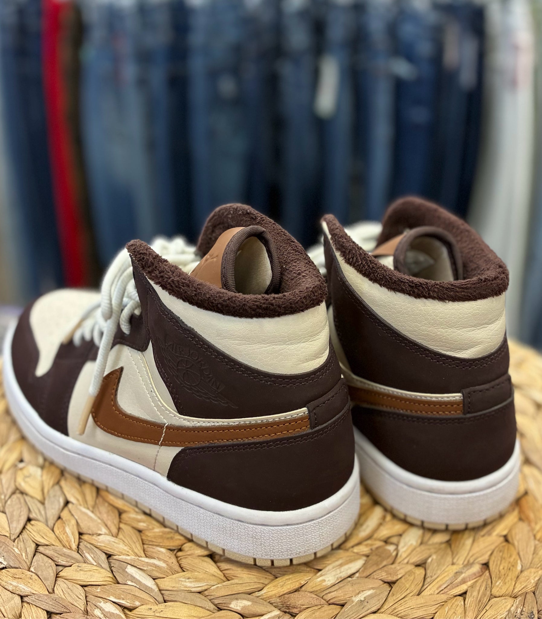 Pre-owned AIR JORDAN Brown Cream Size 7 Designer Sneaker