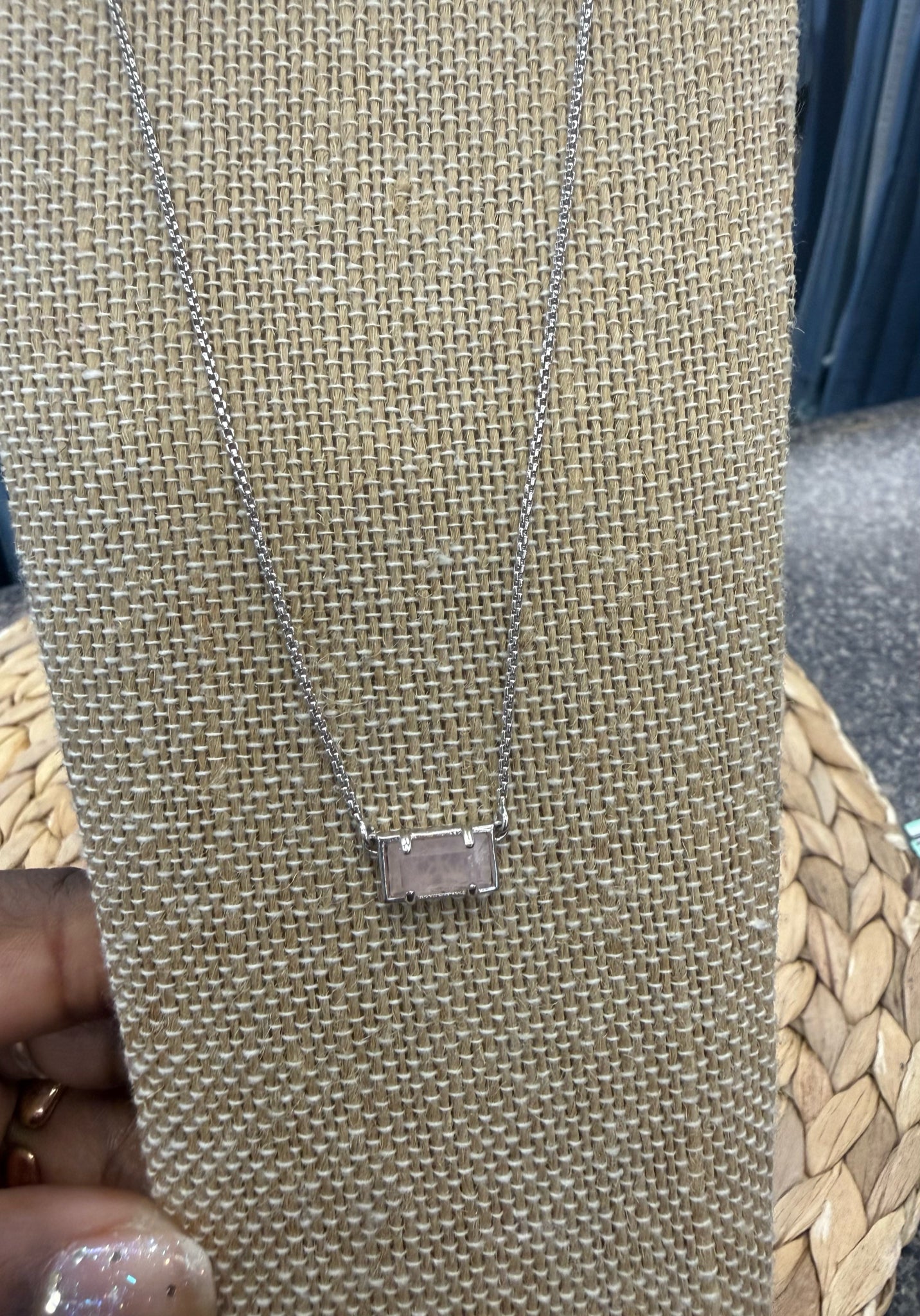 Pre-owned KENDRA SCOTT Silver Pink Designer Necklace