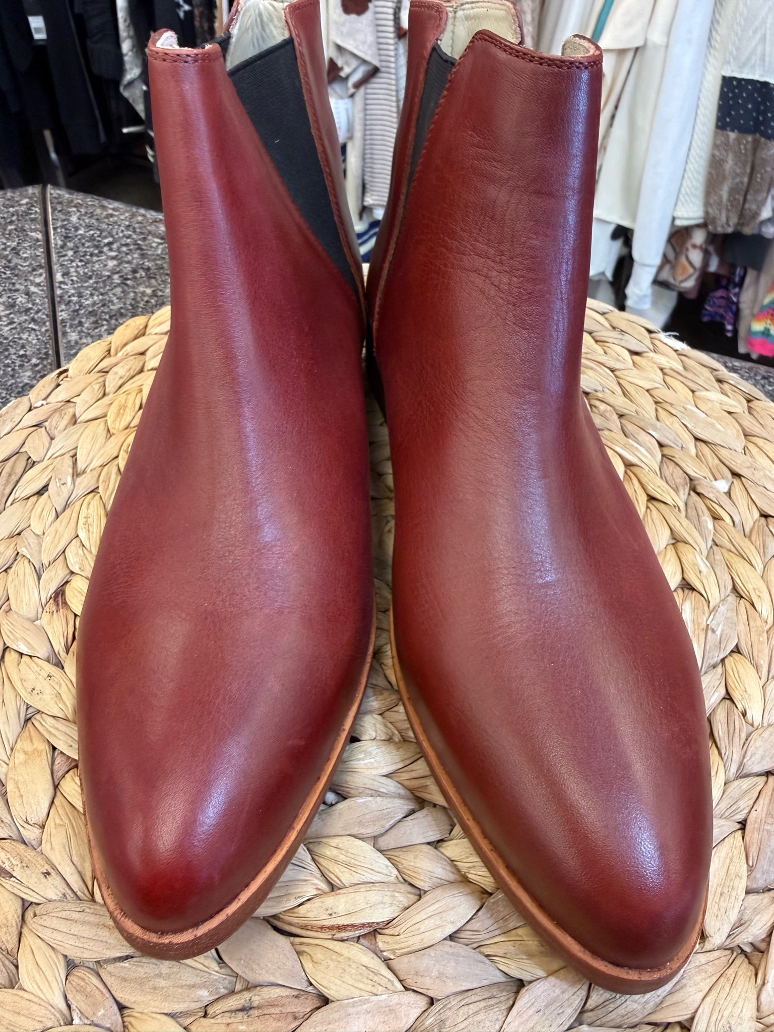 New NISOLO DEEP RED Size 9.5 Designer Bootie