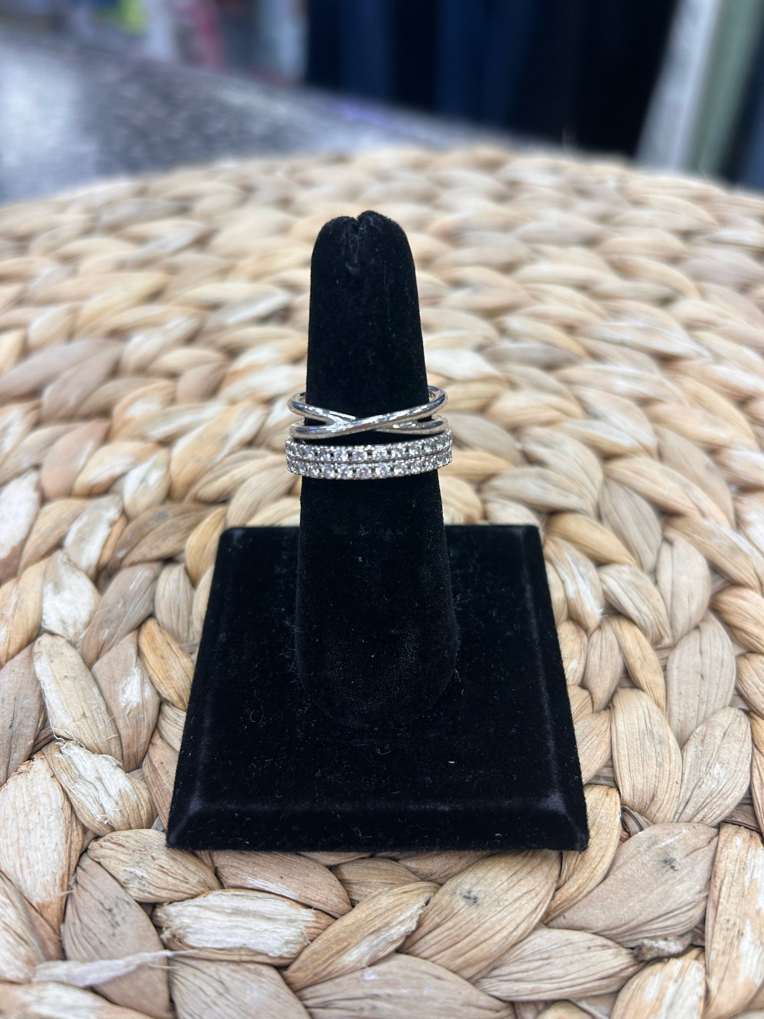 Pre-owned KENDRA SCOTT STERLING SILVER Ring Size 8 Designer Ring