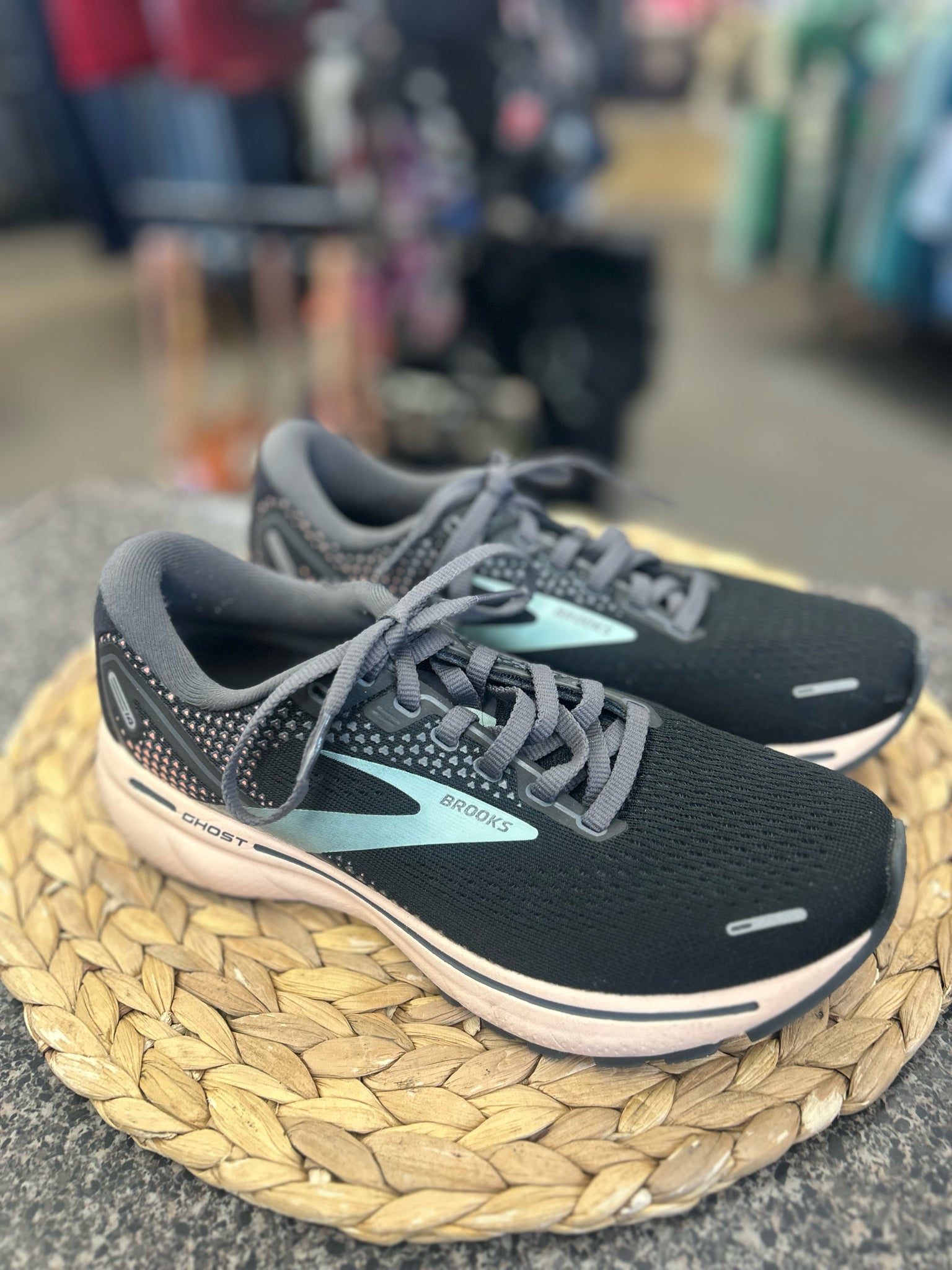 Pre-owned BROOKS Black Dusty Blue Size 7.5 Designer Sneaker