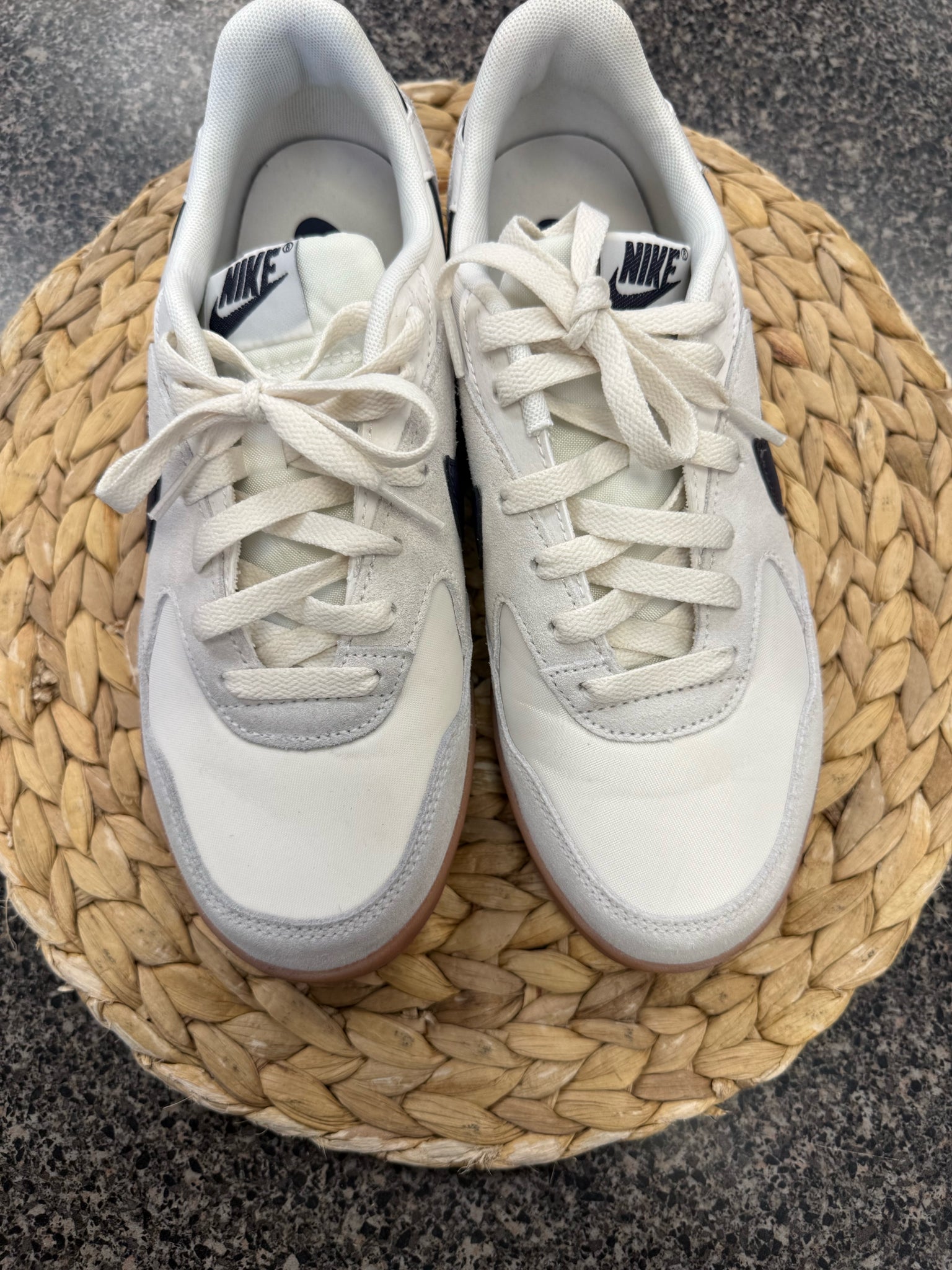 Pre-owned NIKE Off white Navy Trim Size 8.5 Designer Sneaker