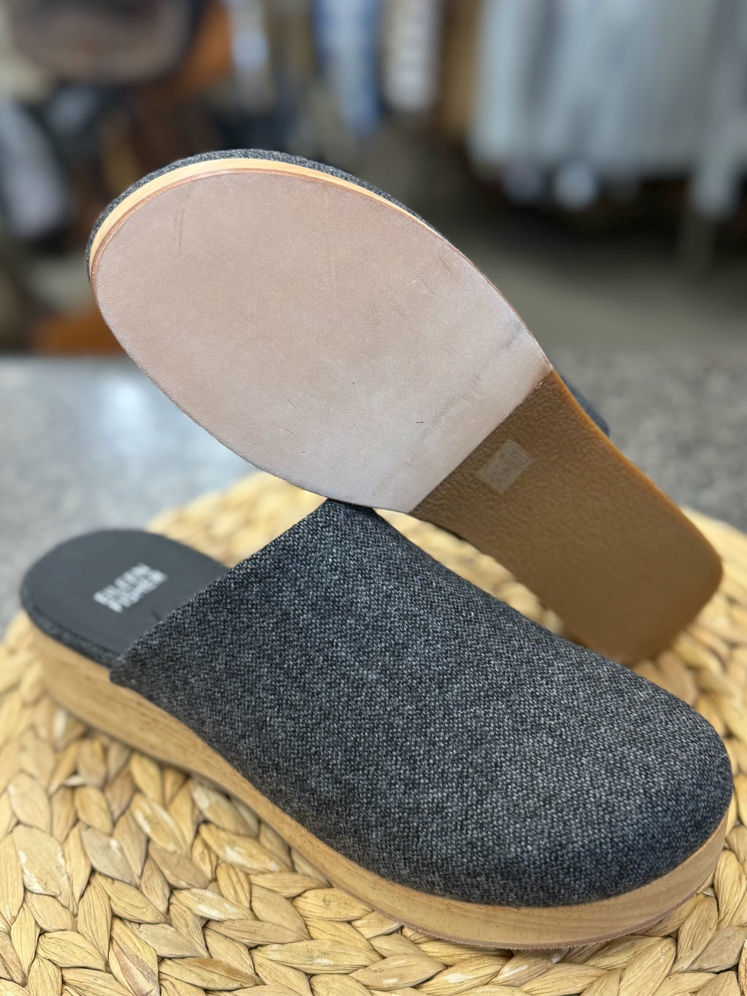 Pre-owned EILEEN FISHER Gray Size 9.5 Designer Shoe