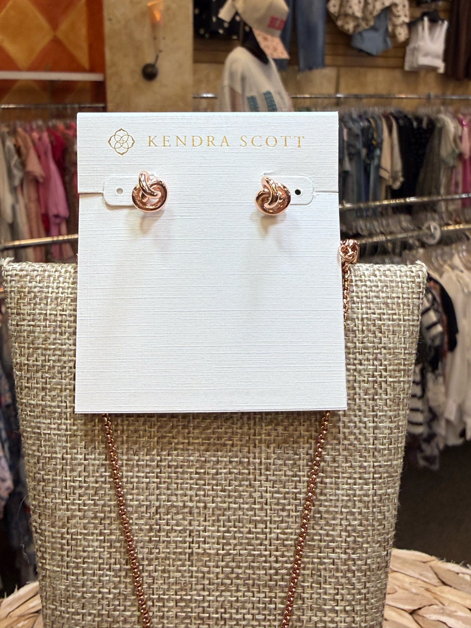 Pre-owned KENDRA SCOTT Rose gold Designer Necklace Set
