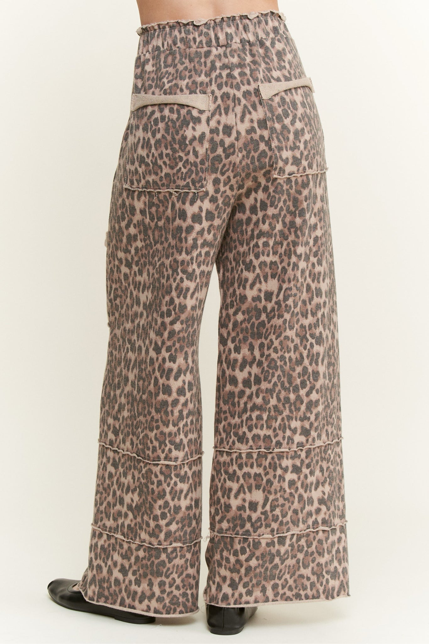 New J.HER Leopard Size Small Pants
