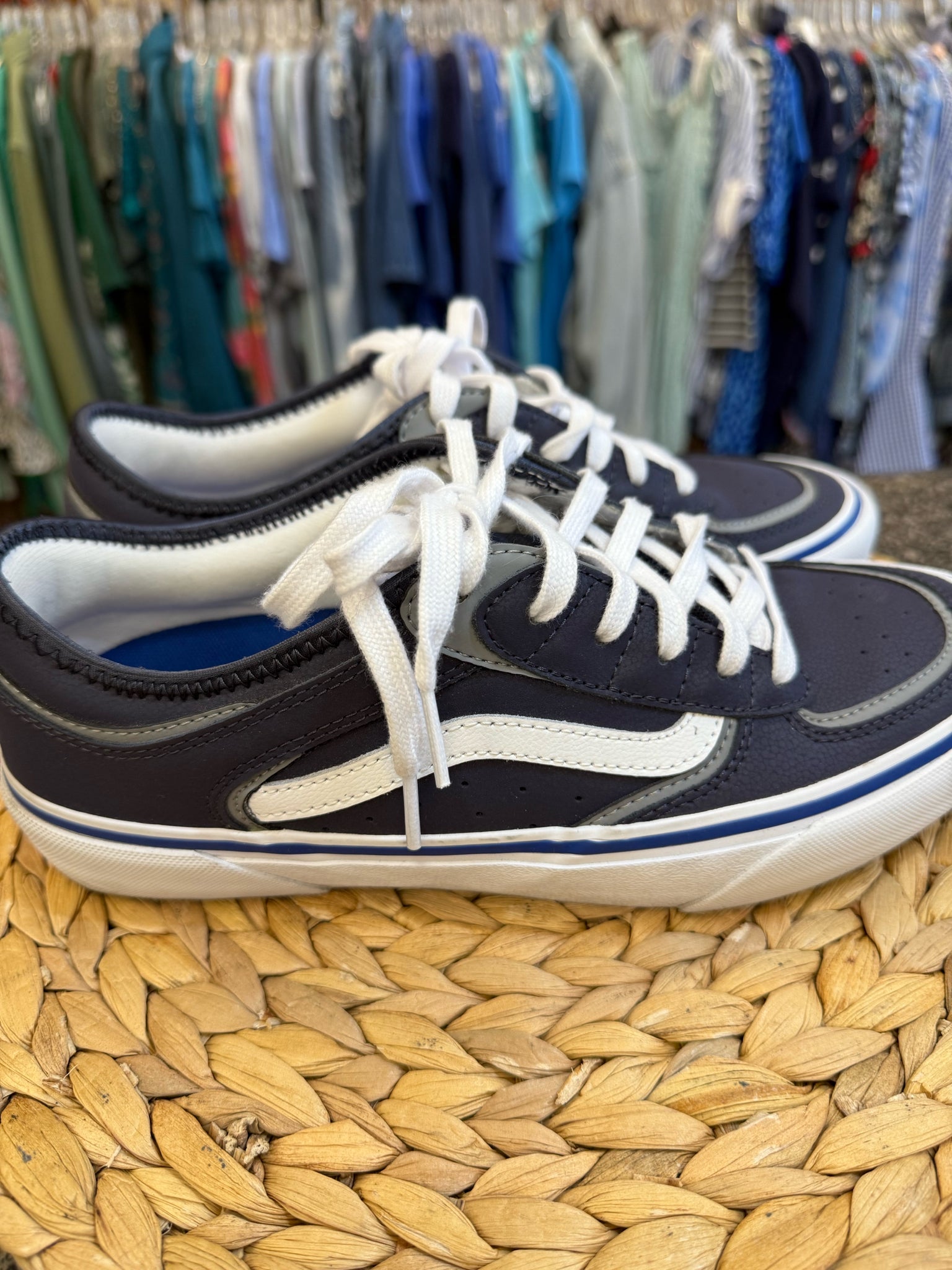 Pre-owned VANS Navy White SHOE SIZE 8.5 MENS Sneakers