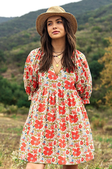 New Gigio Coral floral Cream Size Small Short Sleeve Dress