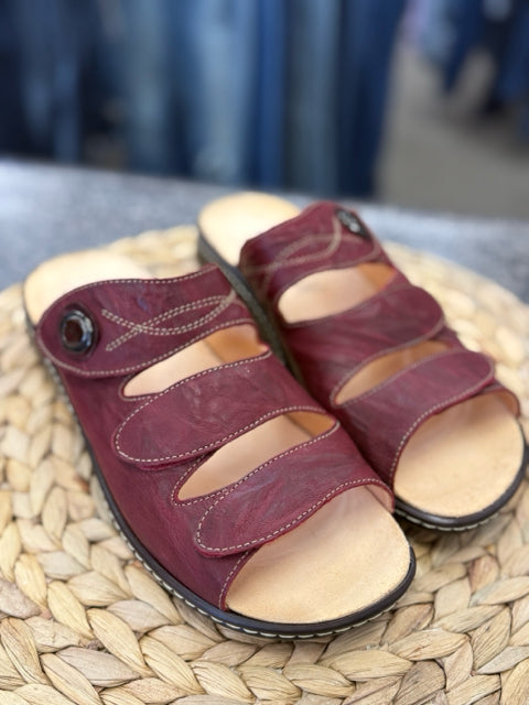 Pre-owned Think! Wine Black Trim Size 7.5 Designer Sandal