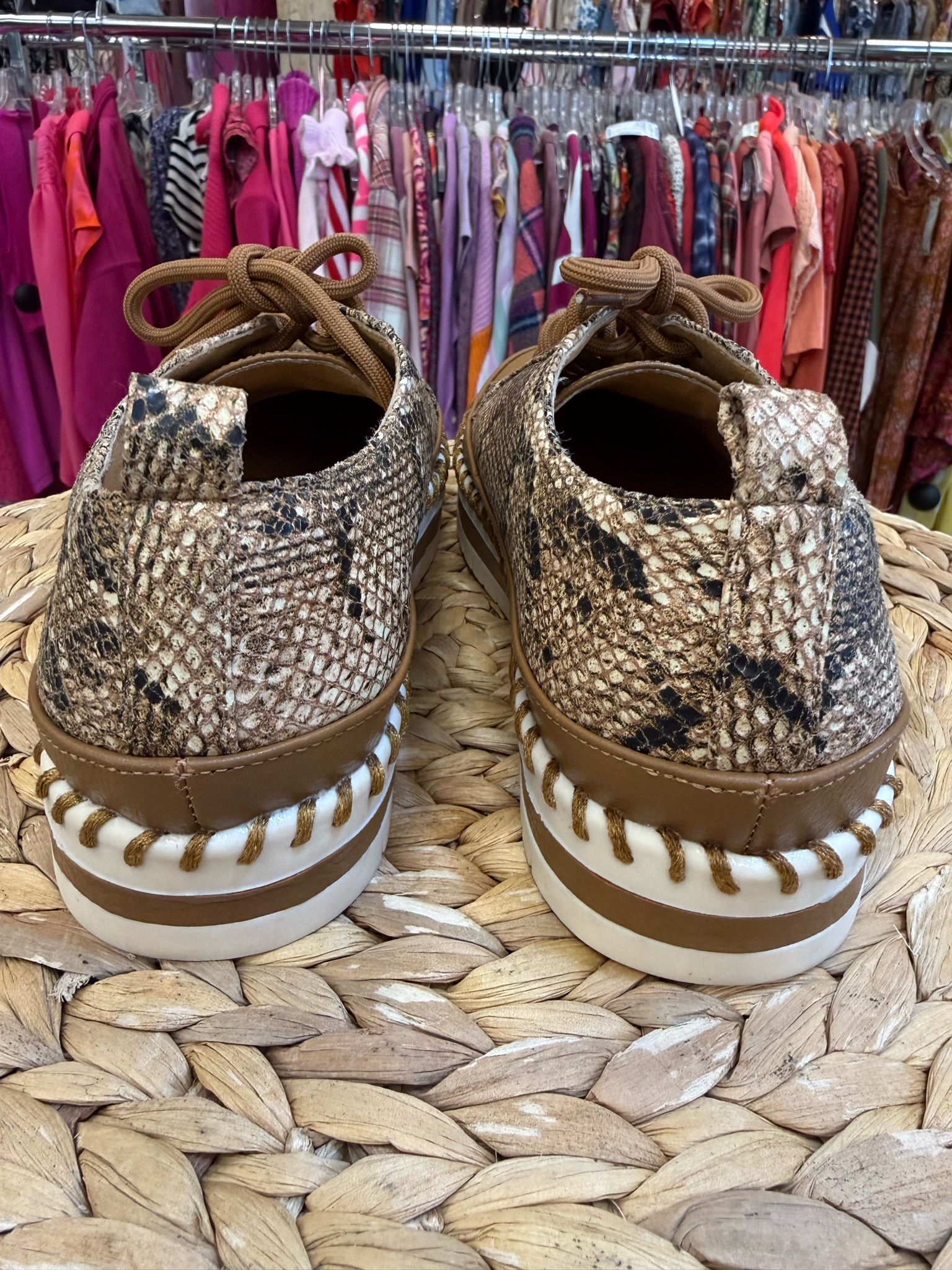 New with Tag FIVE TRIBE TAN SNAKE Tan Size 10 Shoe