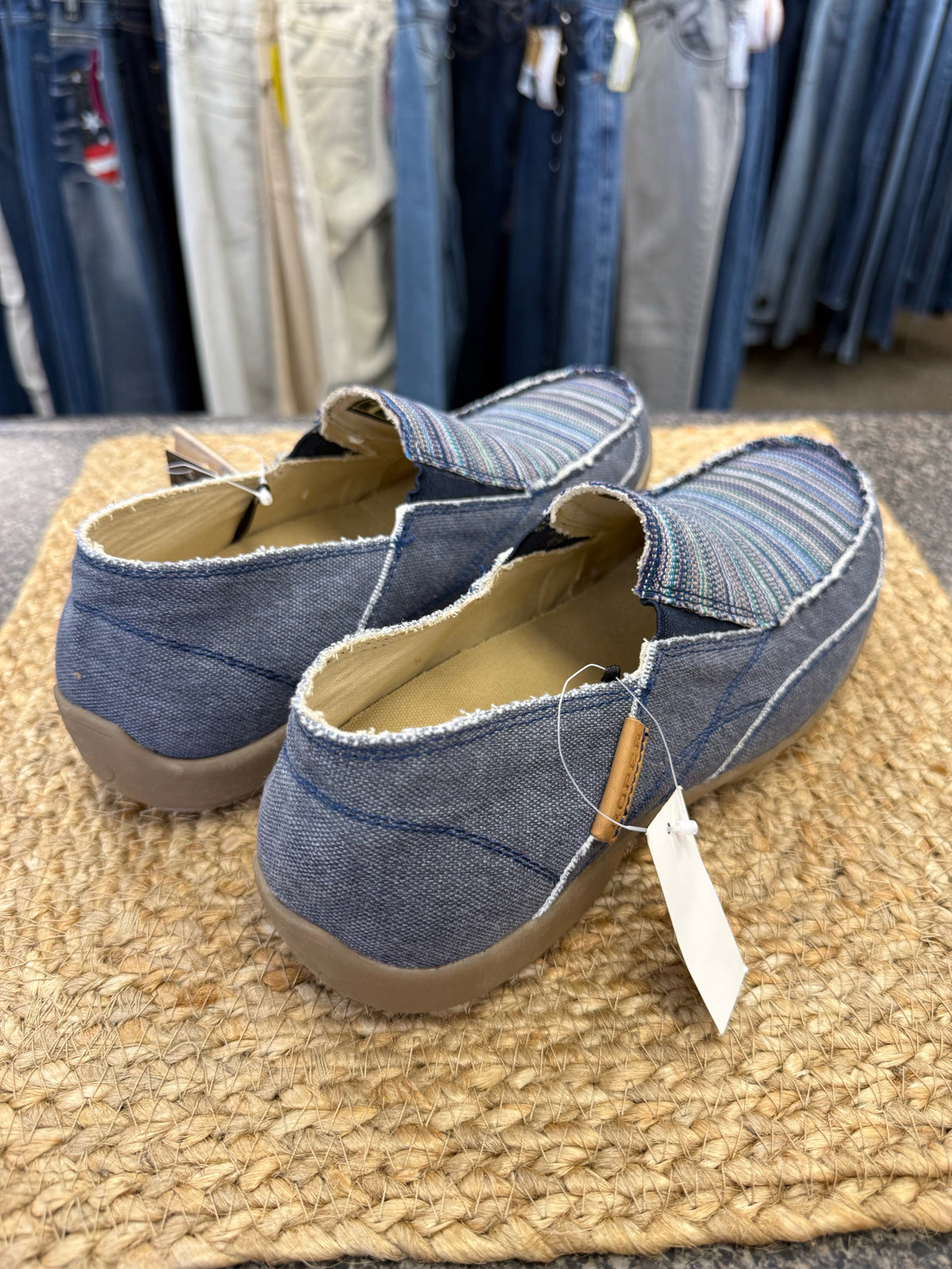 New with Tag ROPER Blue blend Size 9 Shoe