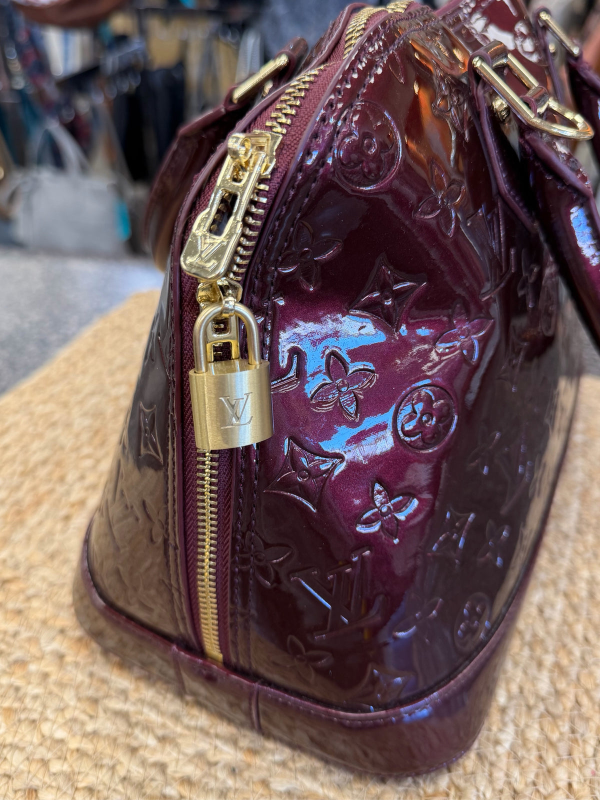 Pre-owned LOUIS VUITTON Maroon Signature Crossbody Designer Purse
