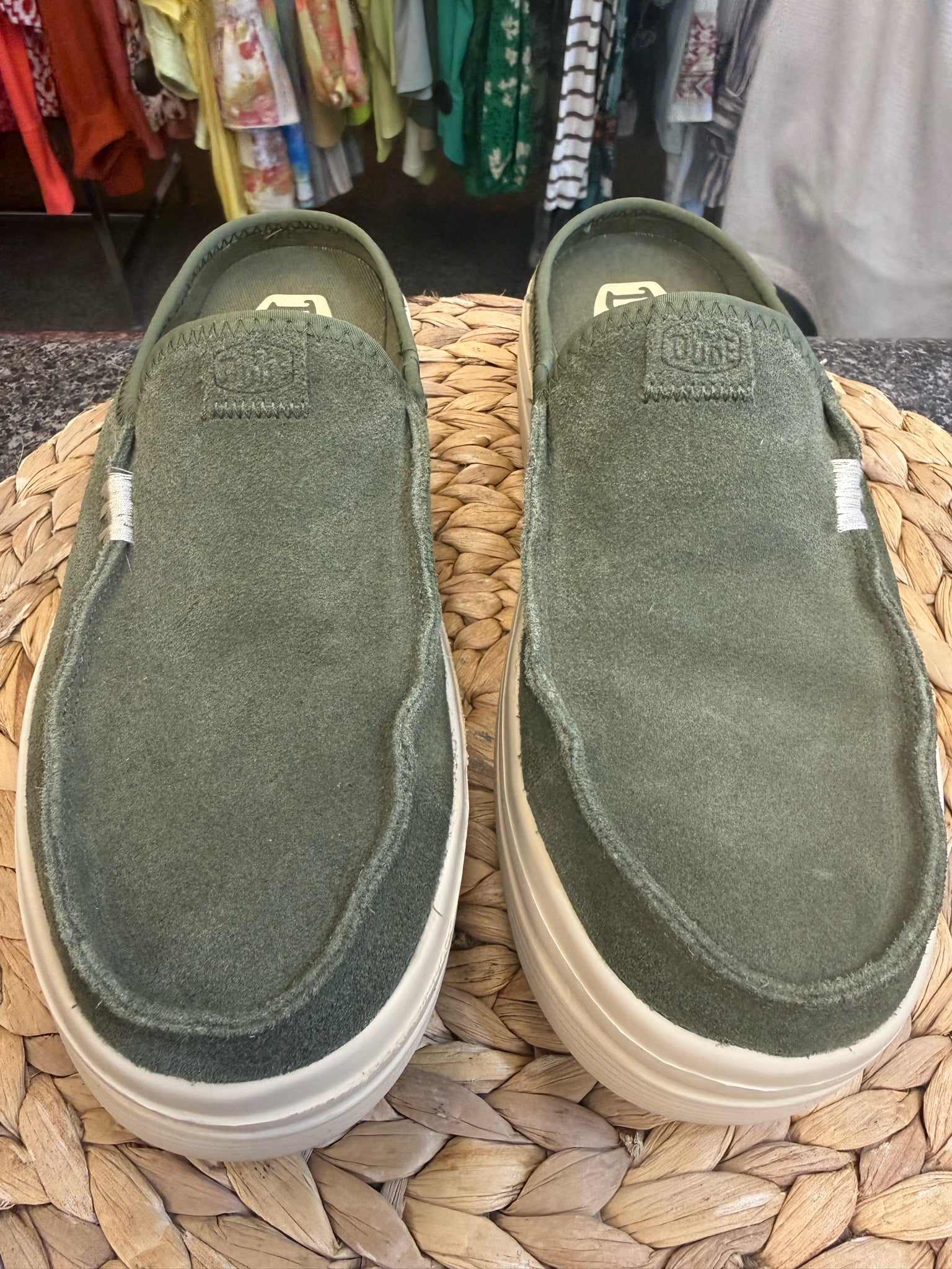 Pre-owned HEY DUDE Green Cream Trim Size 8 Shoe