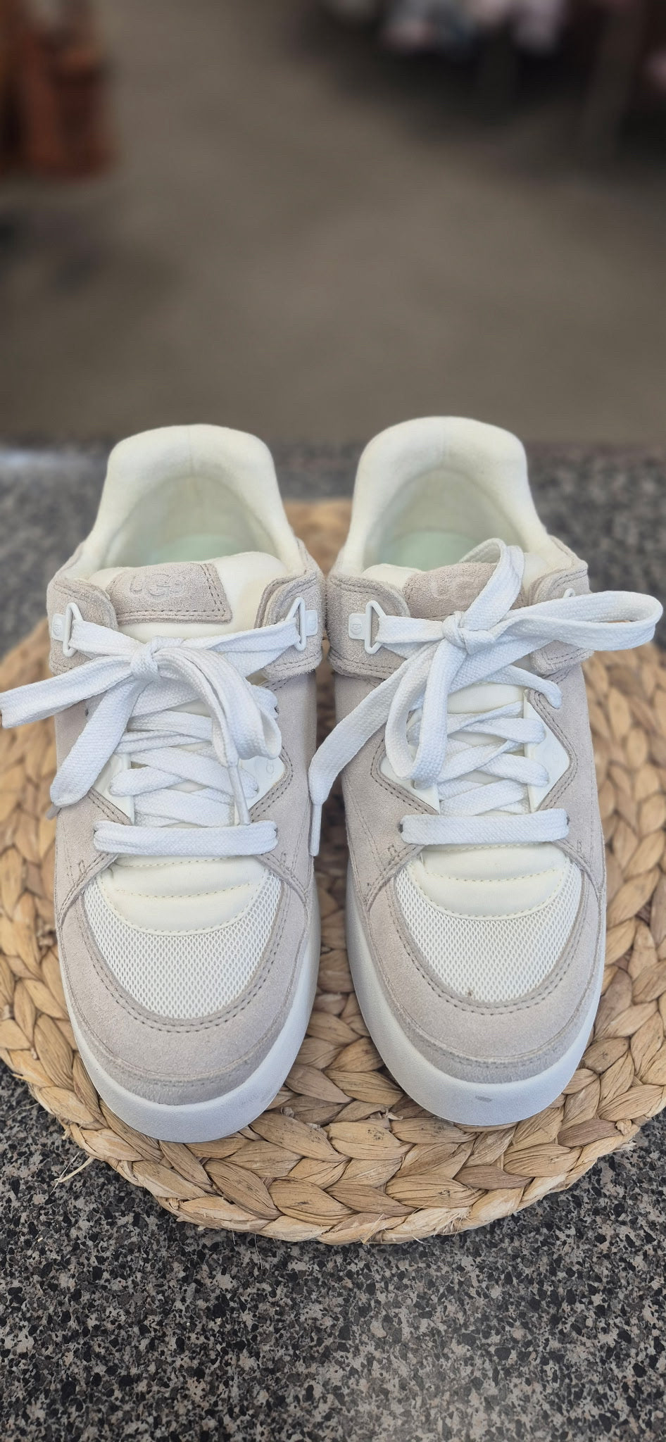 Pre-owned UGG White Size 8 Designer Sneaker