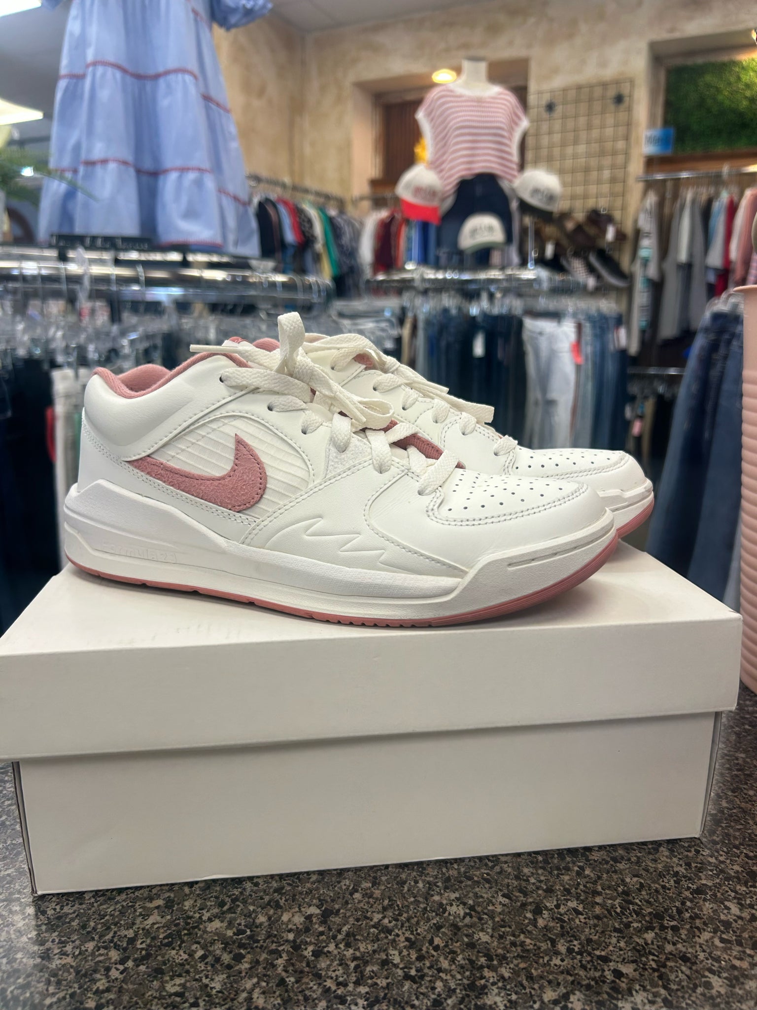 Pre-owned AIR JORDAN White Pink Size 8 Designer Sneaker