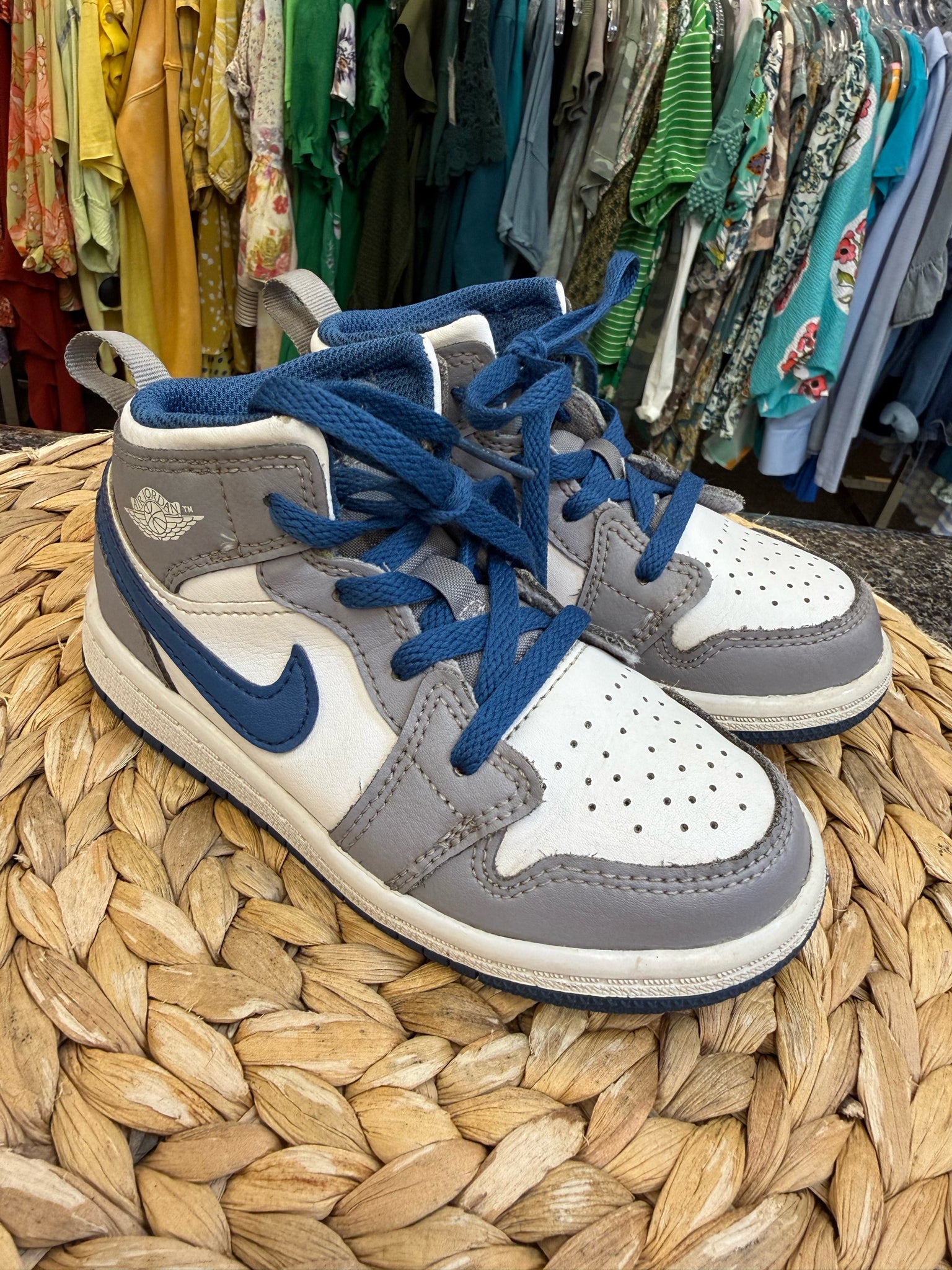 Pre-owned Nike Air Jordan White Blue Trim C-SIZE 9 Boys Sneaker