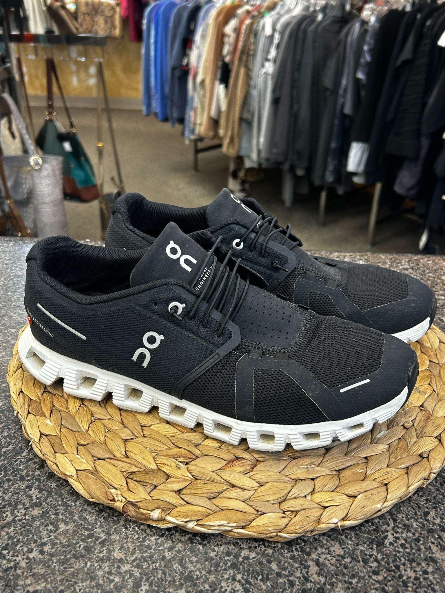 Pre-owned On Cloud Black White Trim Size 10.5 Designer Sneaker