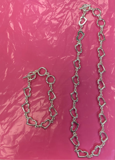Pre-owned Silver Designer Necklace Set