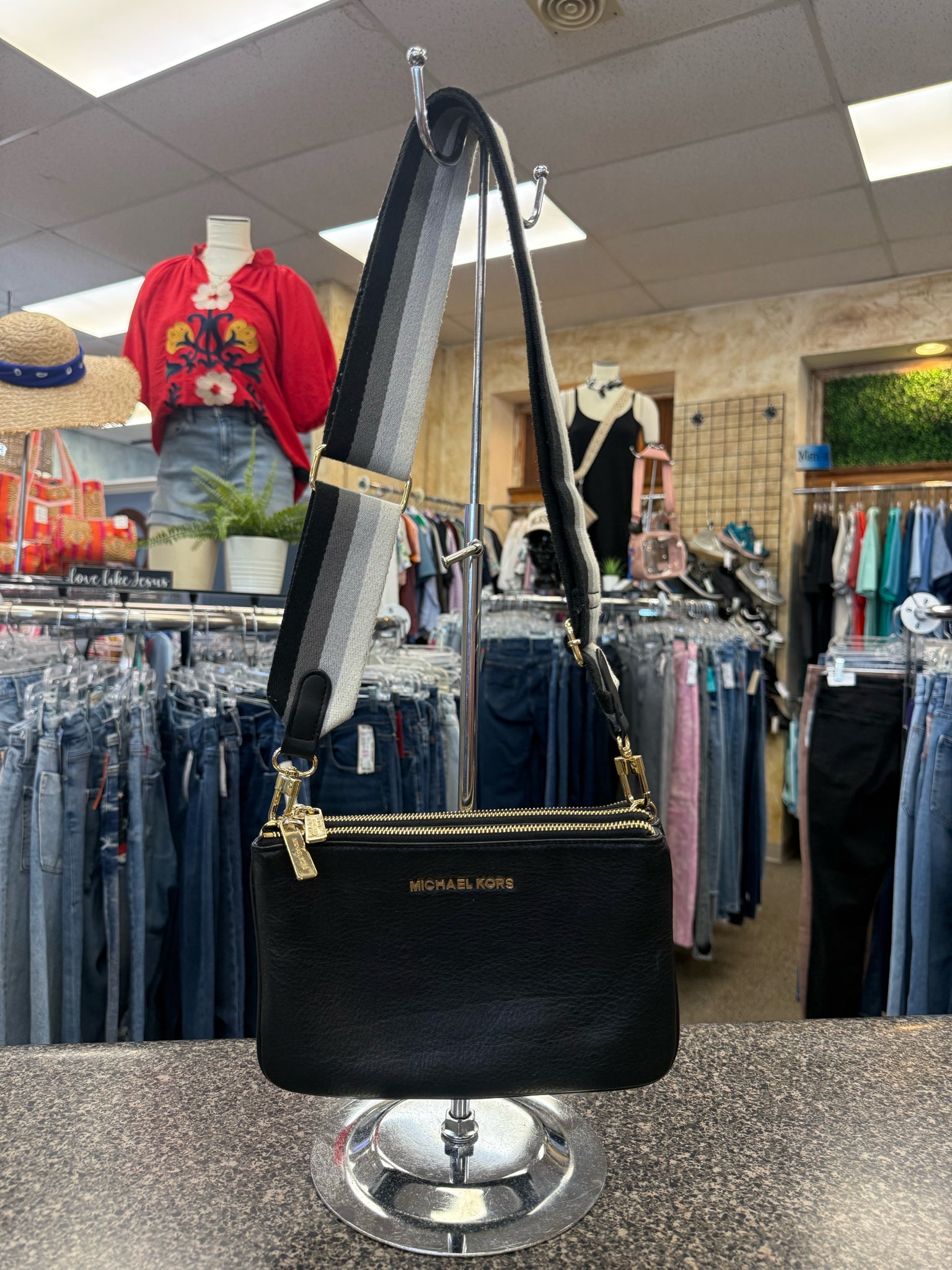Pre-owned MICHAEL KORS Black Gold Trim Crossbody Designer Purse