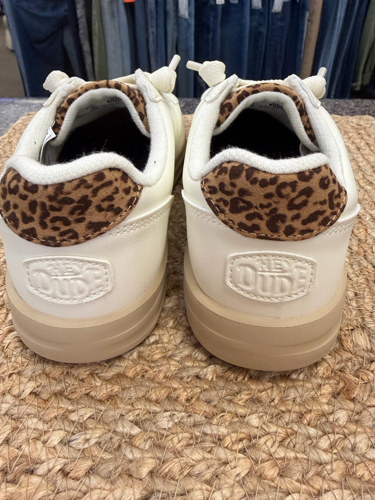 Pre-owned HEY DUDE Off white Animal Trim Size 7 Shoe