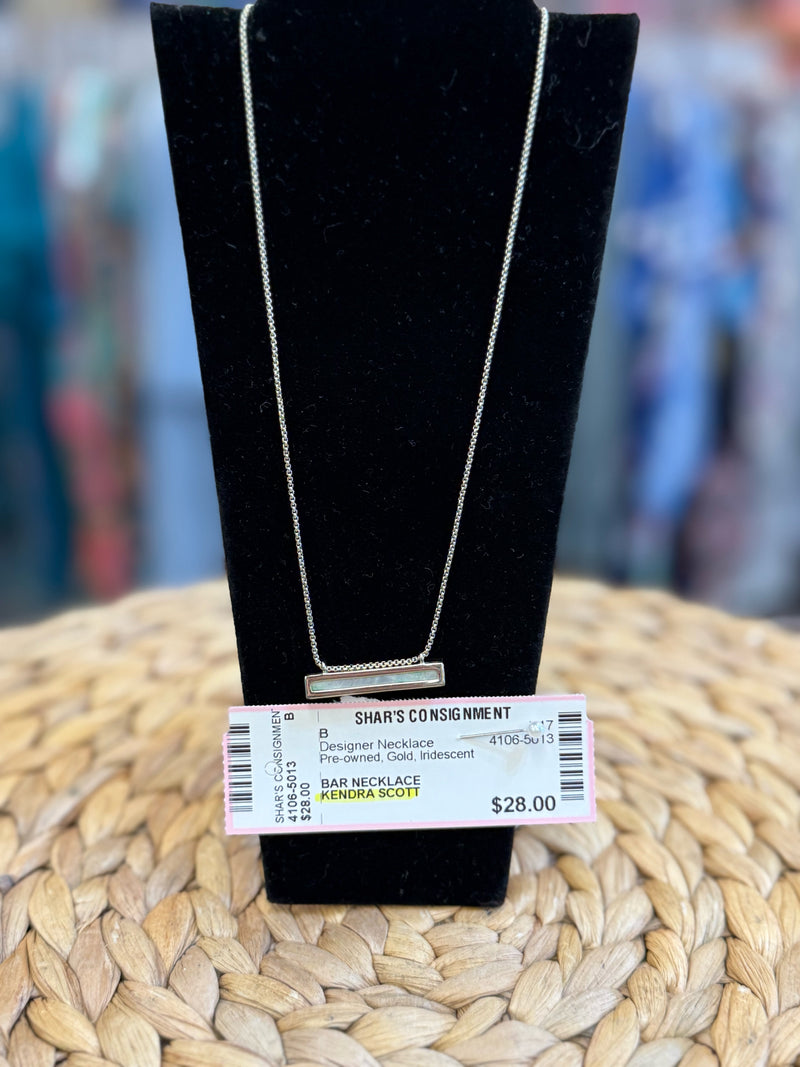 Pre-owned KENDRA SCOTT Gold Iridescent Designer Necklace