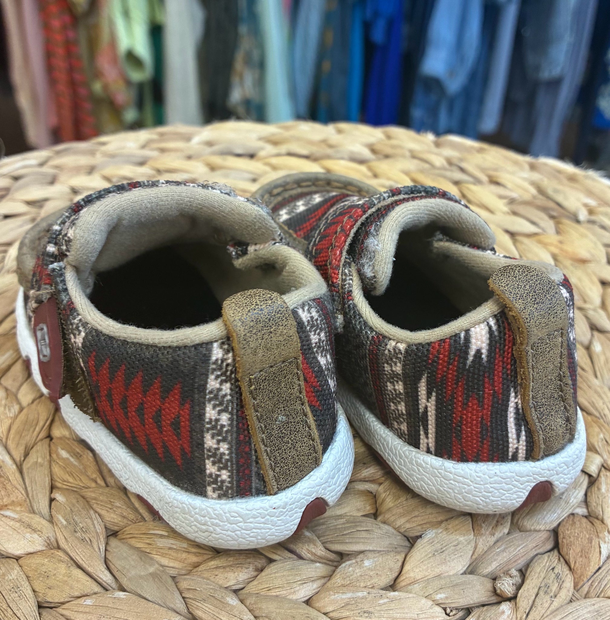 Pre-owned TWISTED X Red print Tan C-SIZE 3mo Boys Shoes