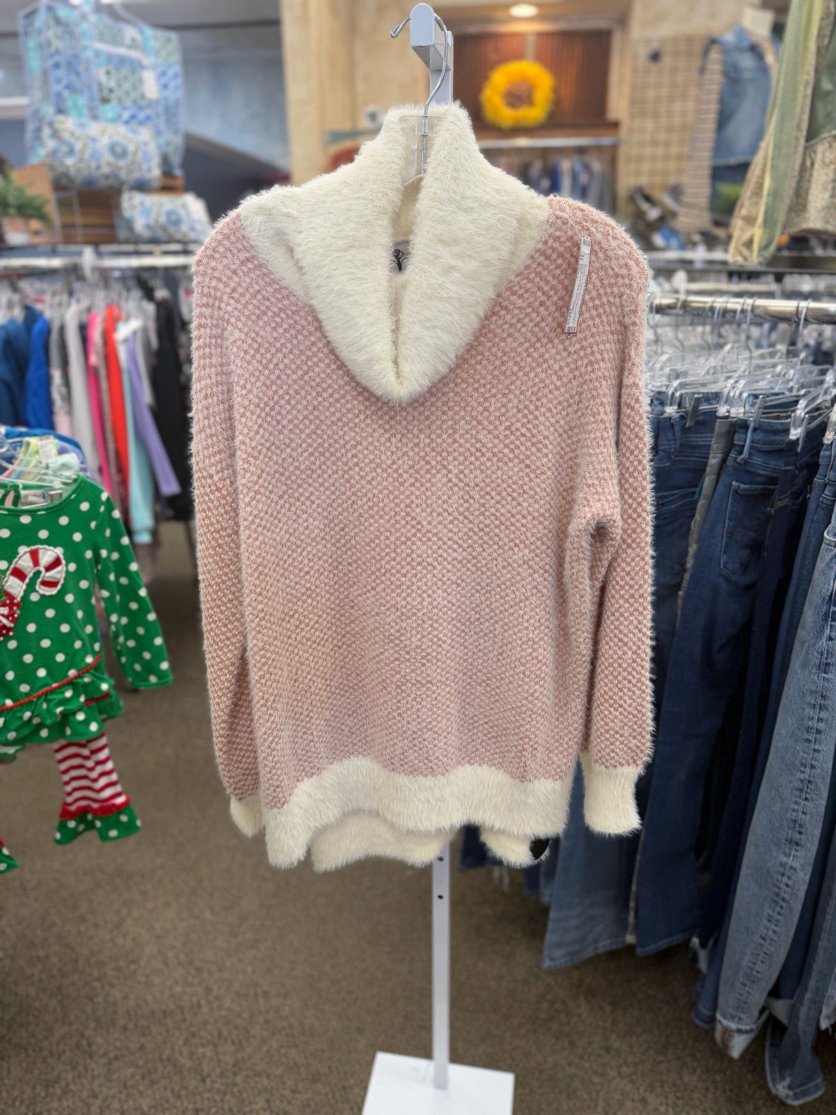 Pre-owned TCEC Peach blend Off-white Size L Long Sleeve Sweater
