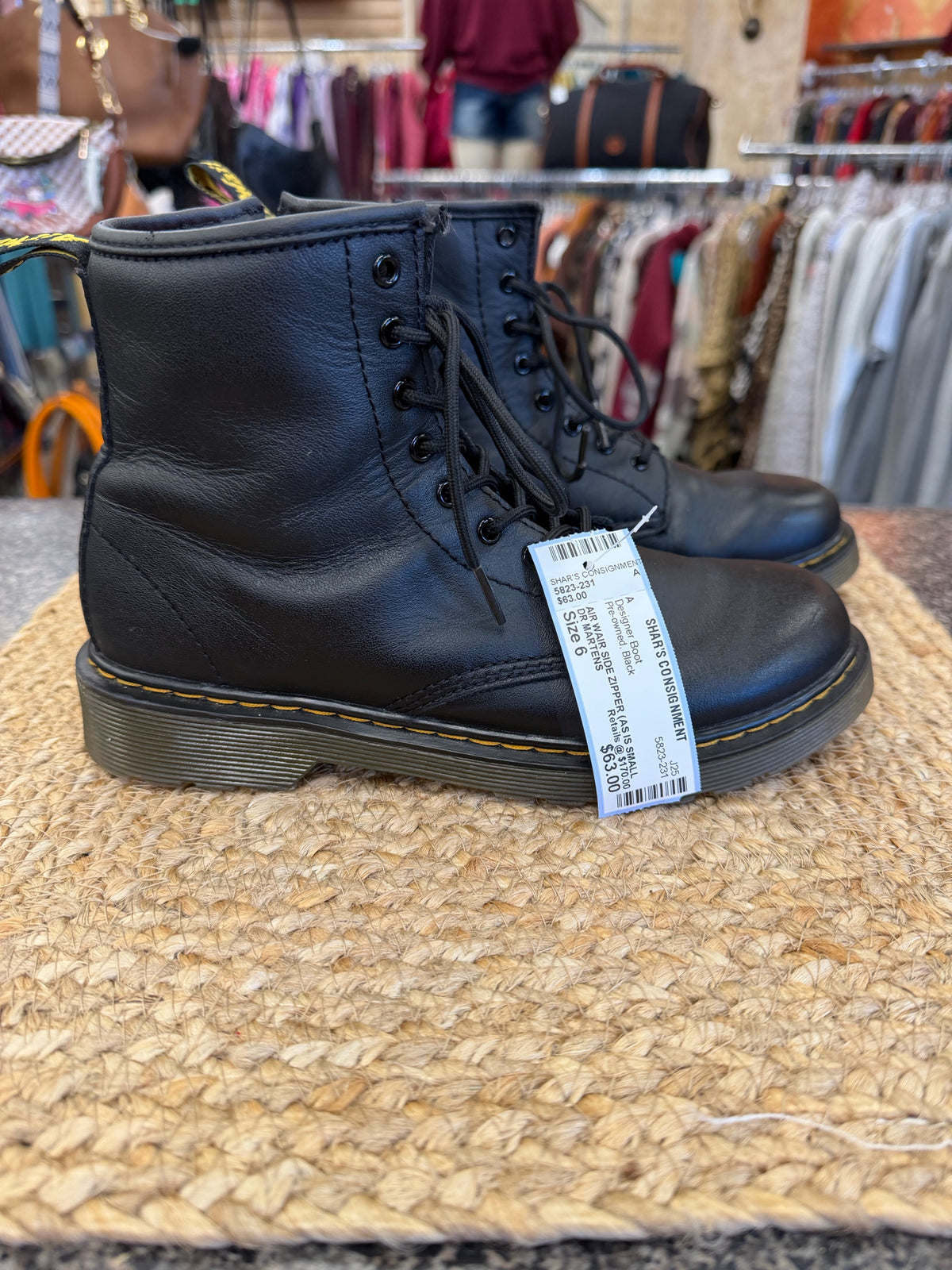 Pre-owned DR MARTENS Black Size 6 Designer Boot