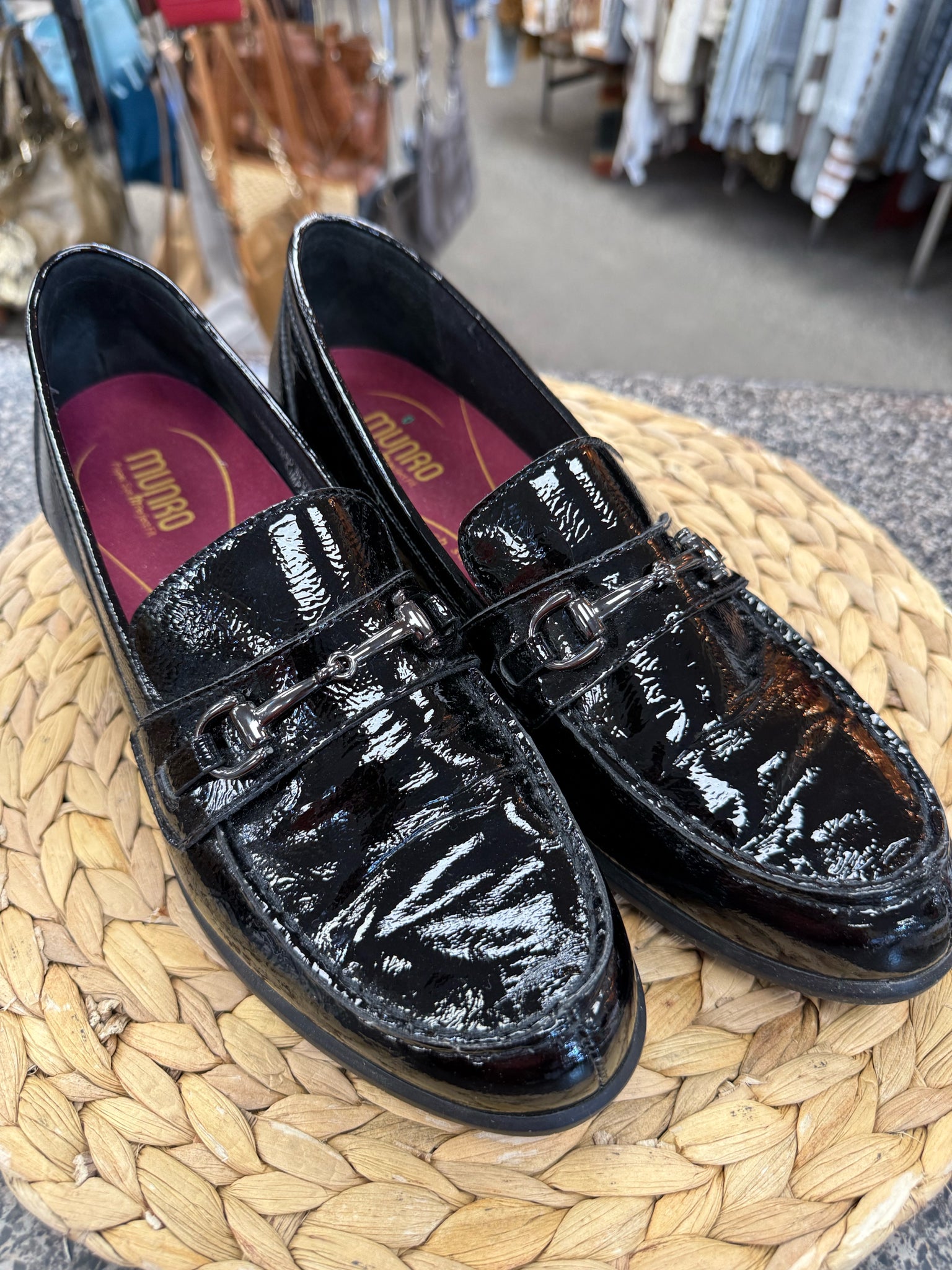 Pre-owned MUNRO Black Size 10.5 Designer Shoe