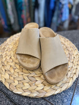 Pre-owned PAPILLIO/Birkenstock Tan Gold Size 6.5 Designer Sandal