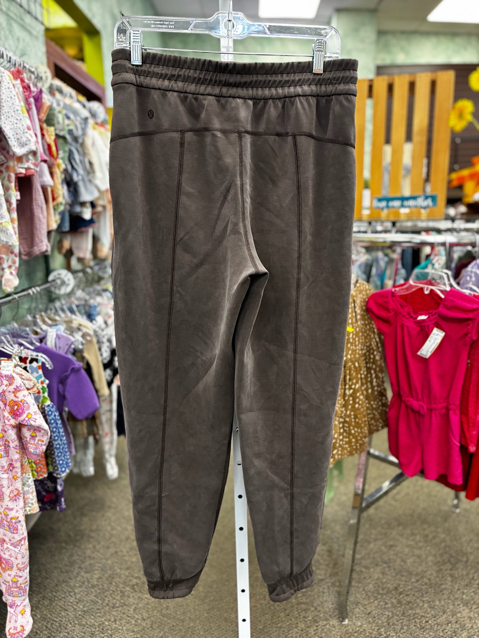 Pre-owned Lululemon Dark brown Size: 8 Designer Pant