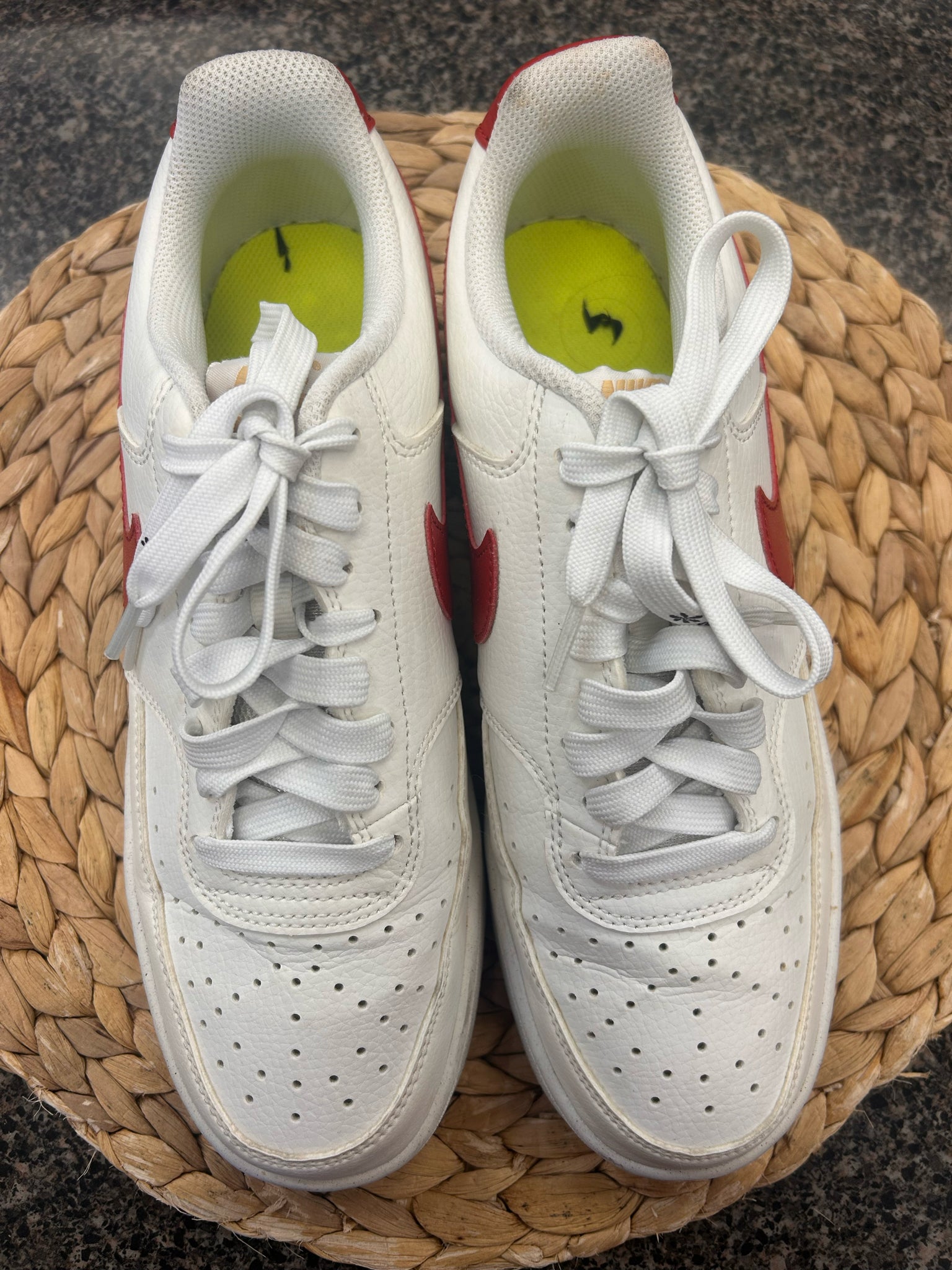 Pre-owned NIKE White Red Trim Size 9.5 Designer Sneaker
