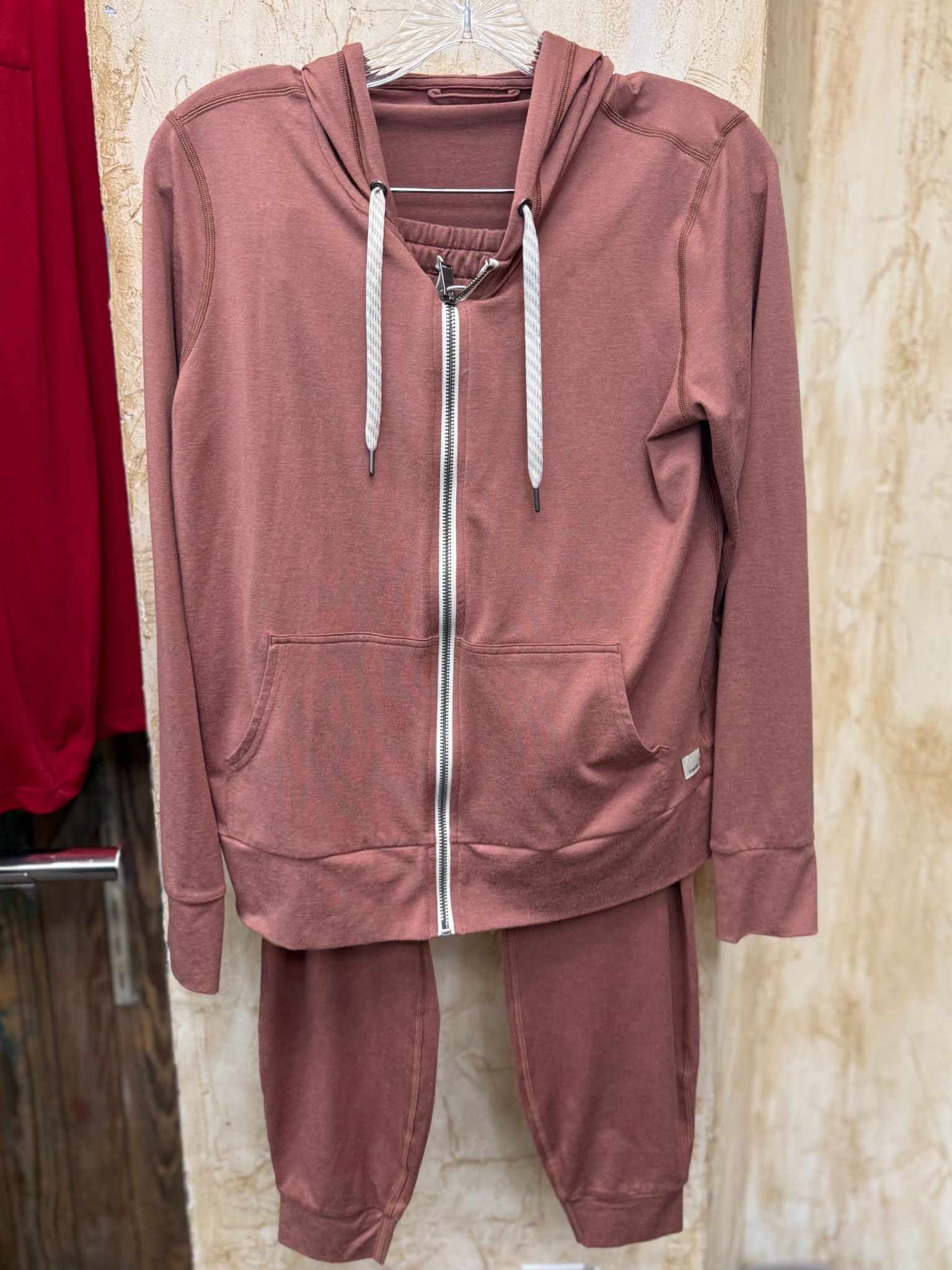 Pre-owned Vuori Mauve Dr Size 4 Designer Pantset