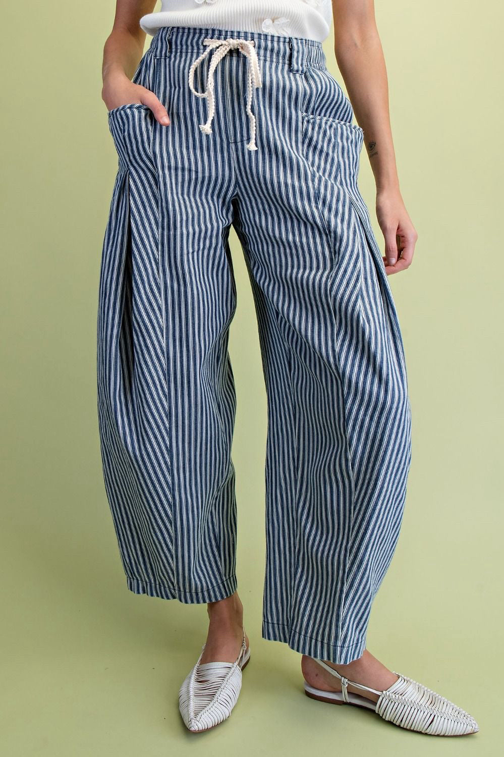 New EASEL DENIM PINSTRIPE White Size Small Pants