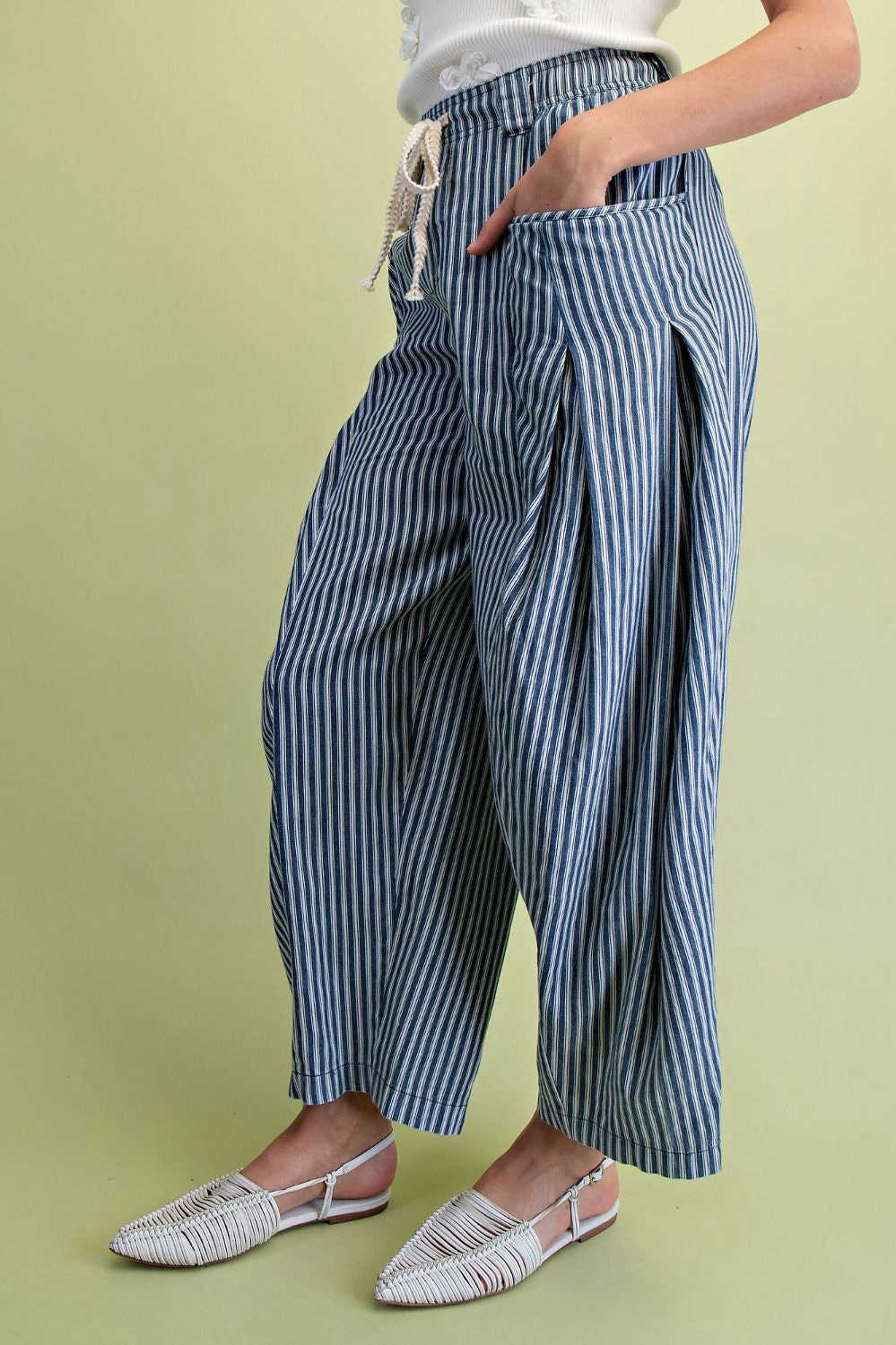 New EASEL DENIM PINSTRIPE White Size Small Pants