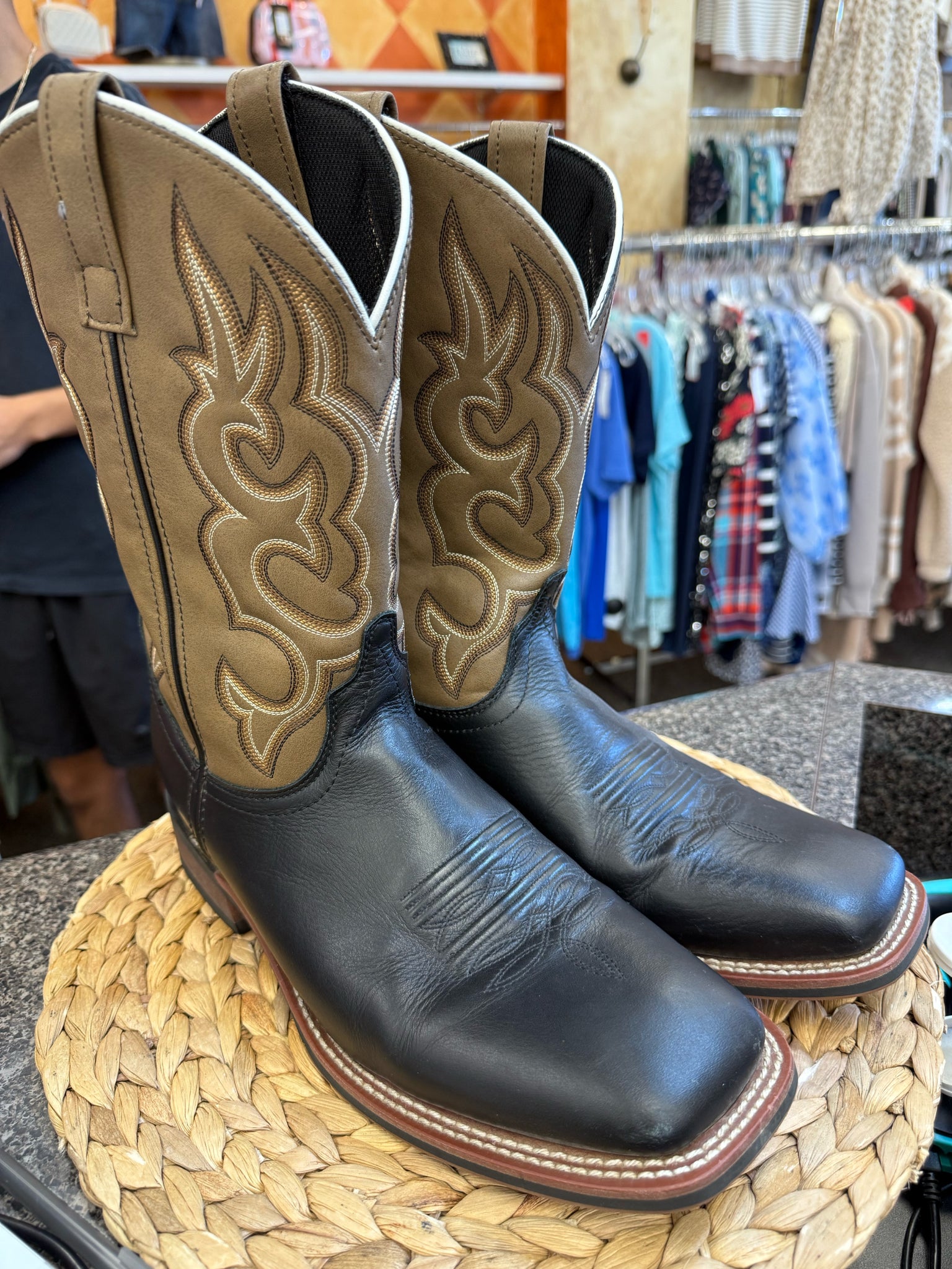 Pre-owned LAREDO Black Tan SHOE SIZE 11 Mens Designer Boot
