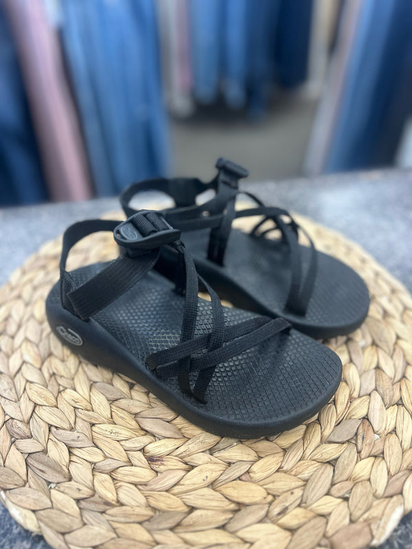 New  Without Tag CHACO Black Size 5 Designer Sandal
