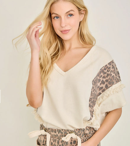 New J.HER Cream Leopard Trim Size S Short Sleeve Blouse