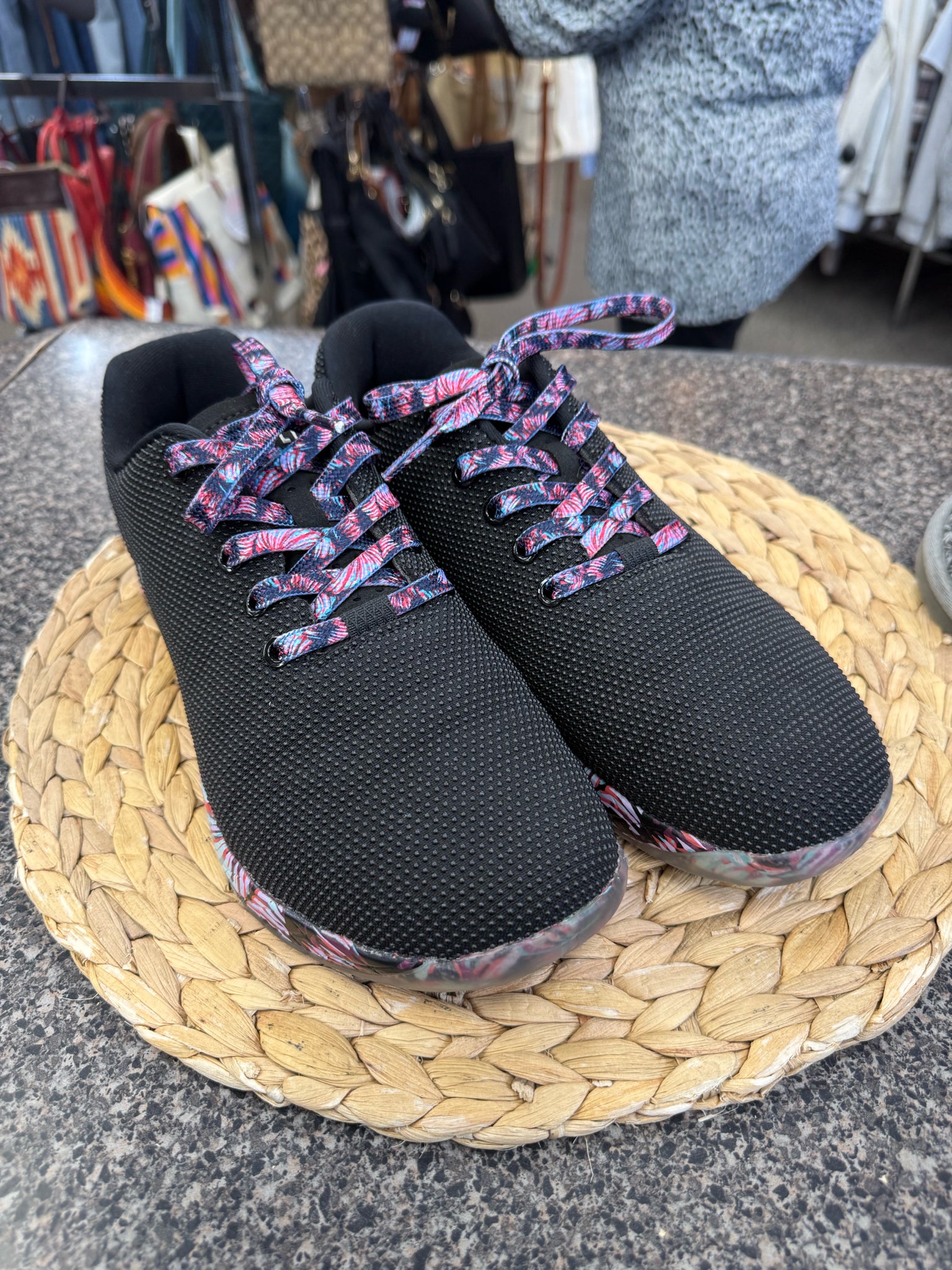 Pre-owned NIKE Pink Light Pink Size 8 Designer Sneaker