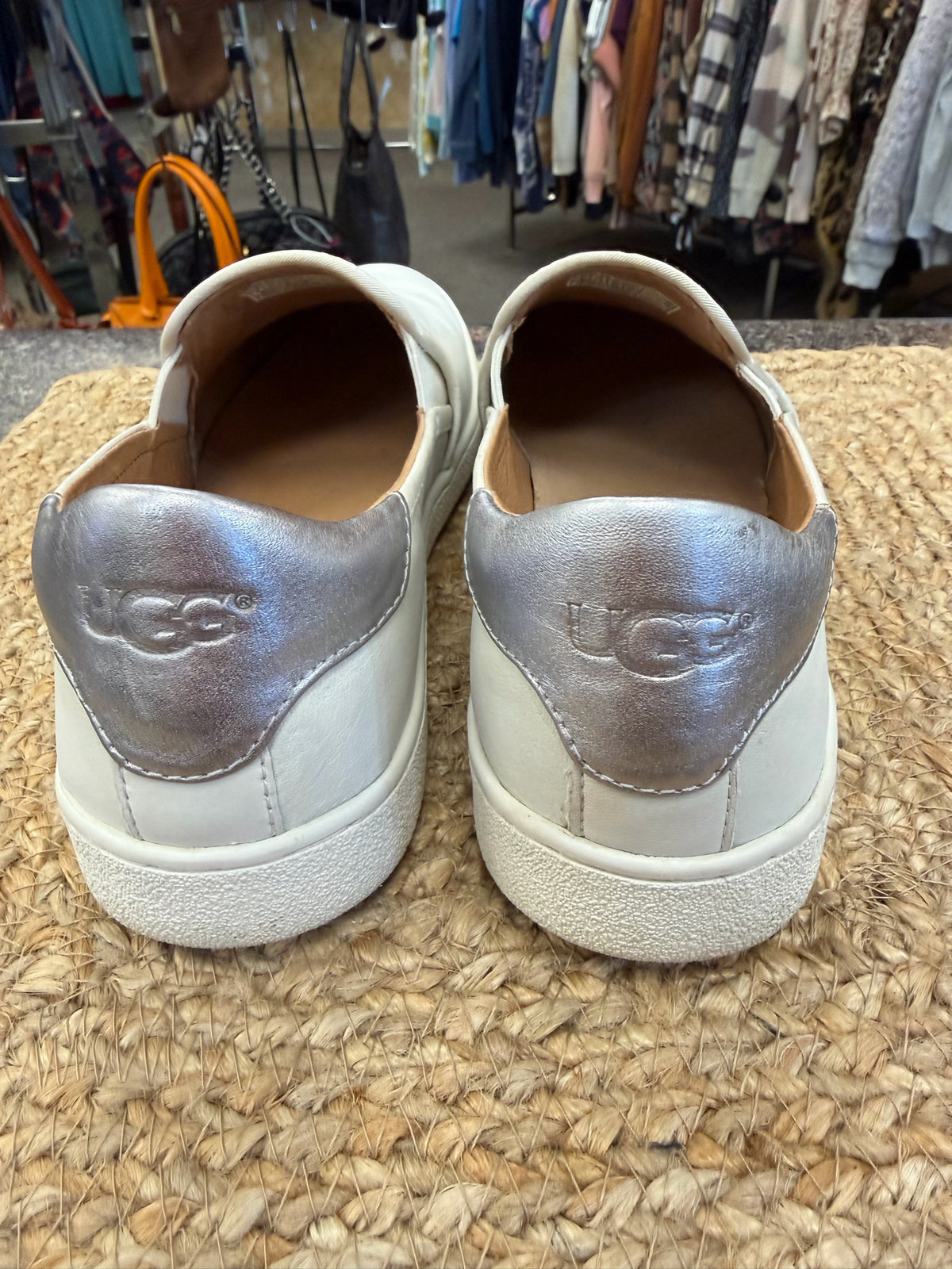Pre-owned UGG Off white Silver Trim Size 9 Shoe