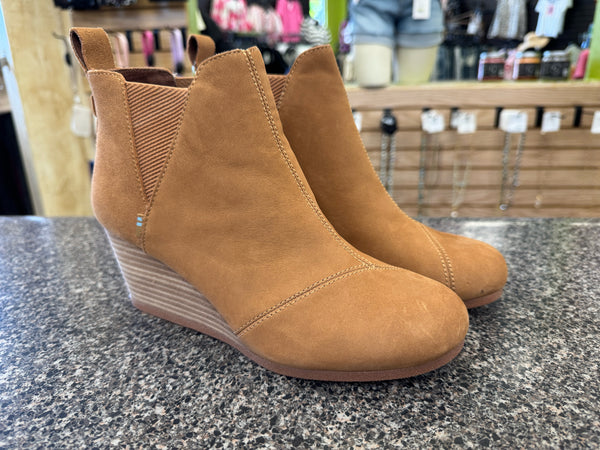 New with Tag TOMS Tan Size 8.5 Bootie
