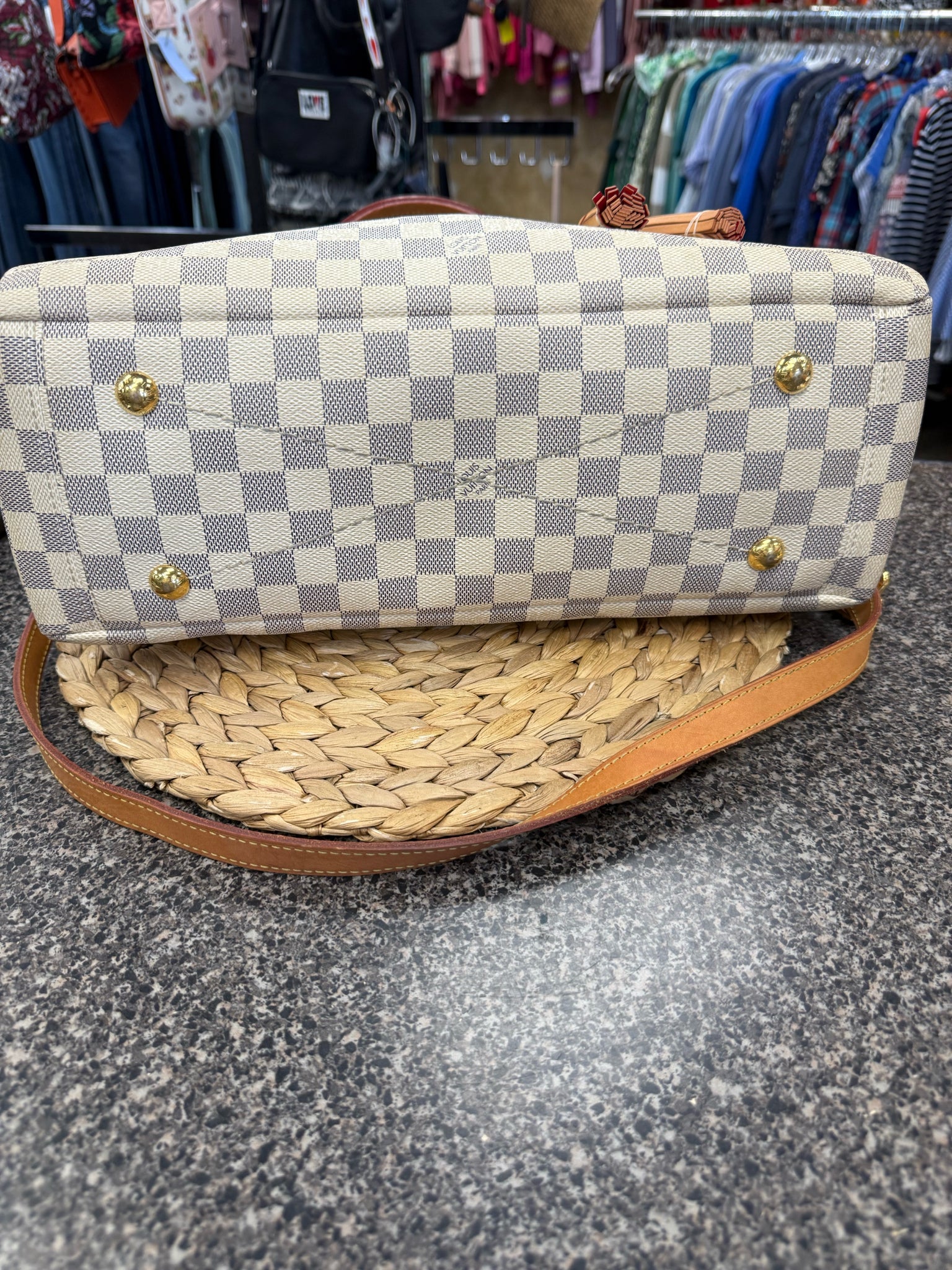 Pre-owned LOUIS VUITTON White Signature Crossbody Designer Purse